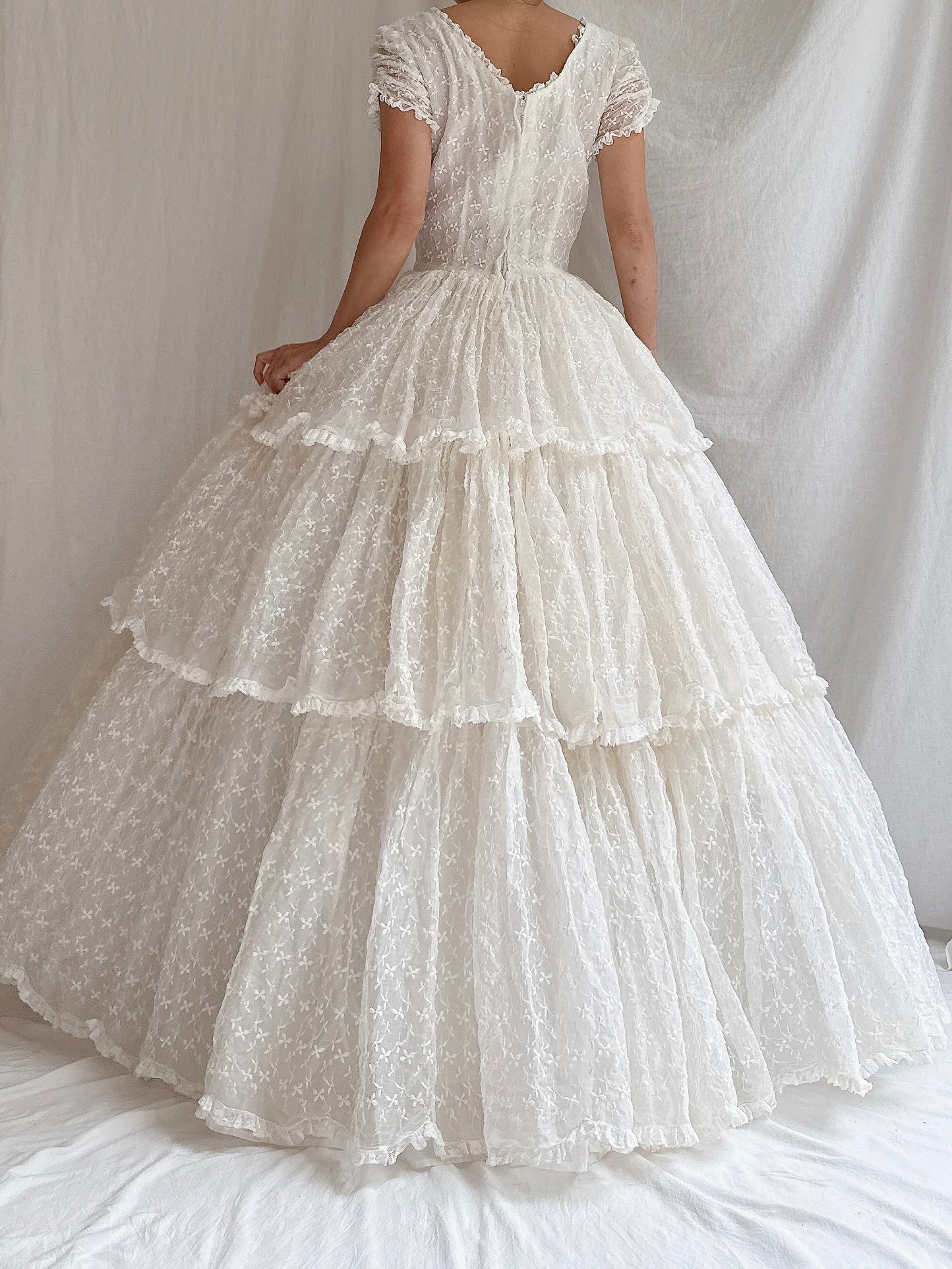1950s Embroidered Scalloped Gown - XS