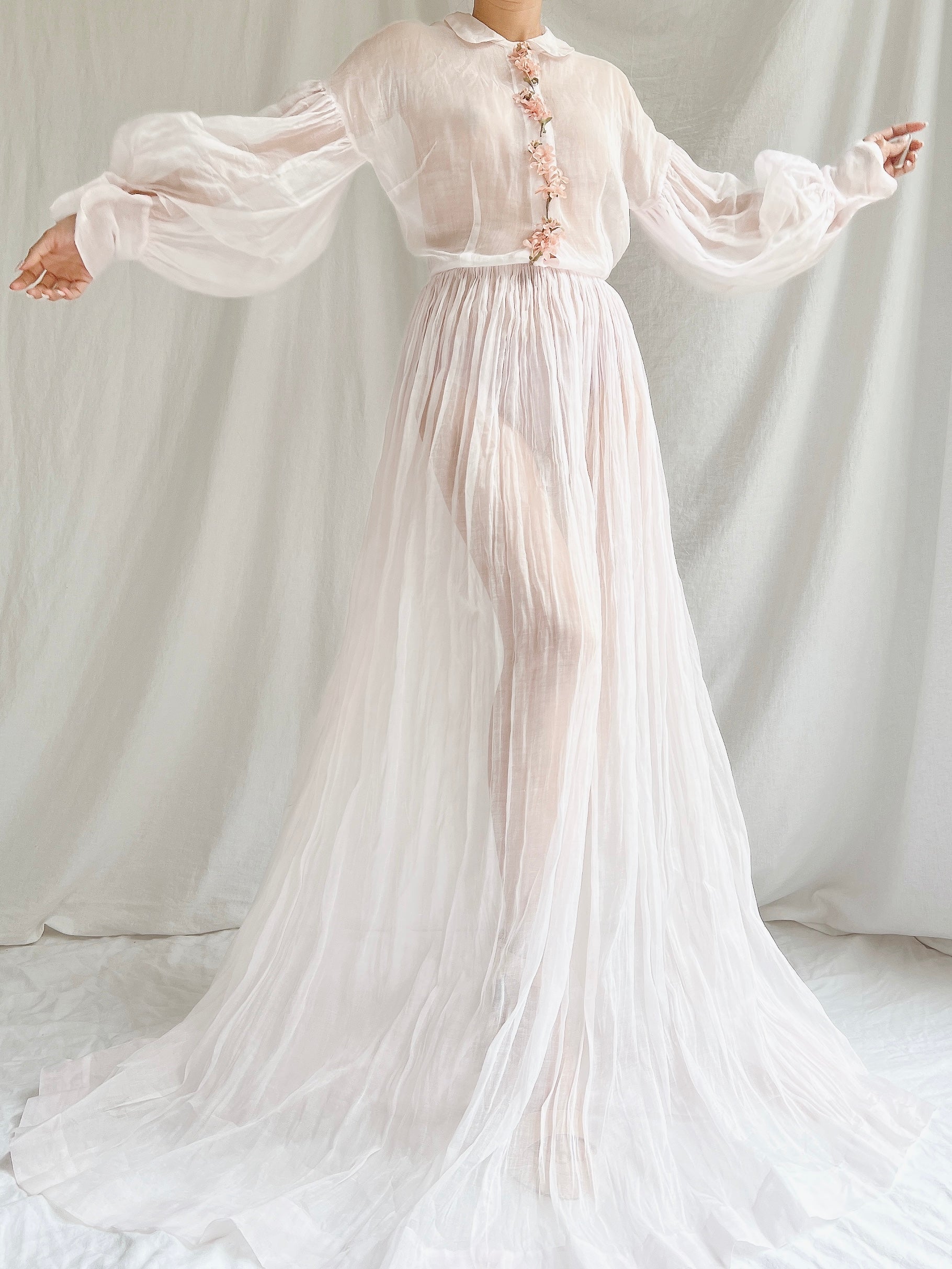 1940s Sheer Organdy Puff Sleeves Gown - M