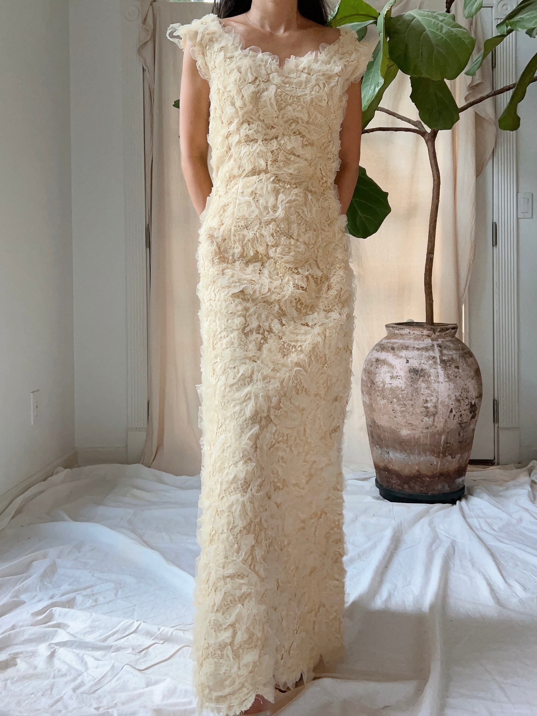 1960s Ecru Silk Ribbon Embroidered Set - M