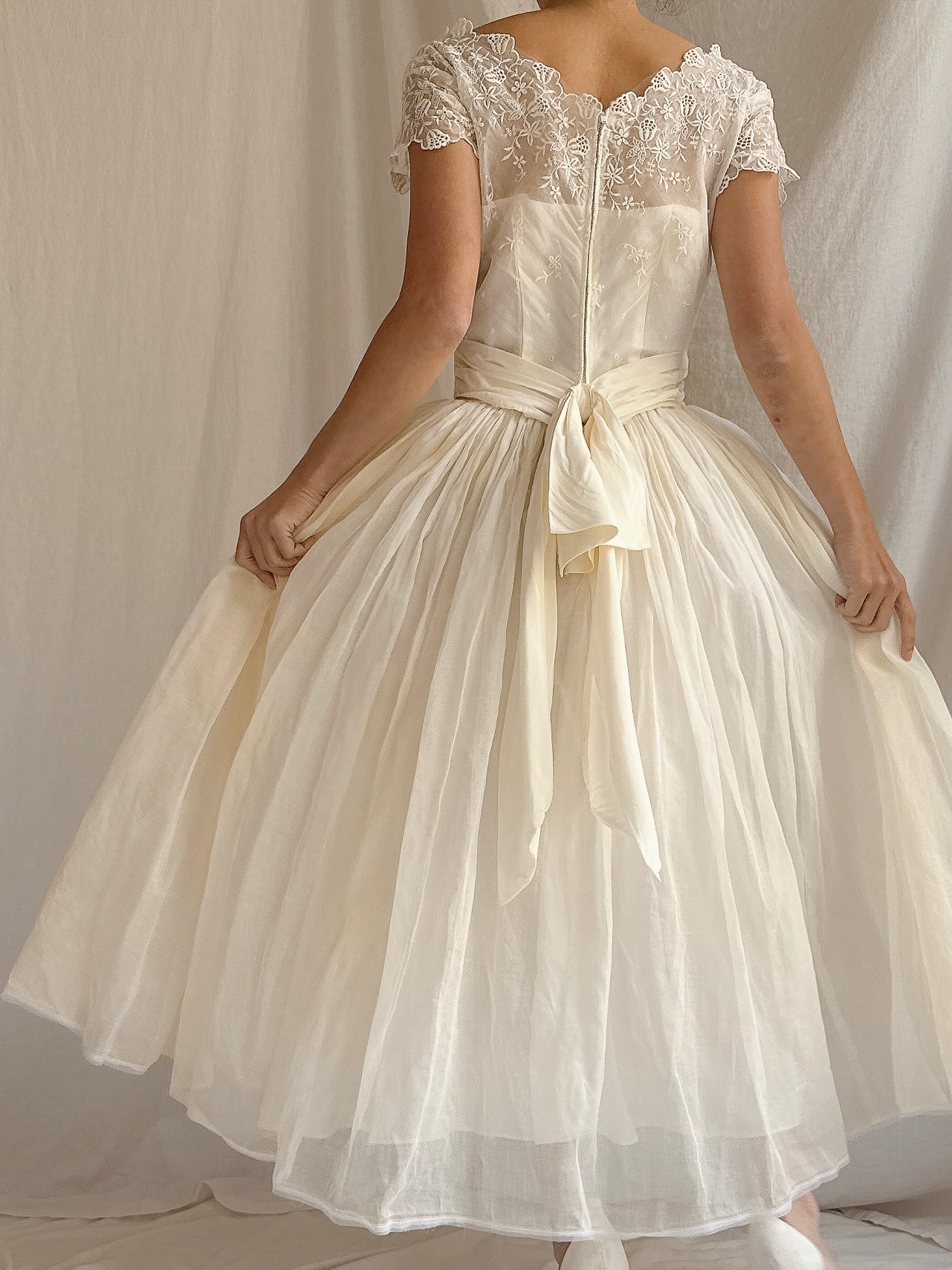 1950s Tea-Length Embroidered Dress - XS