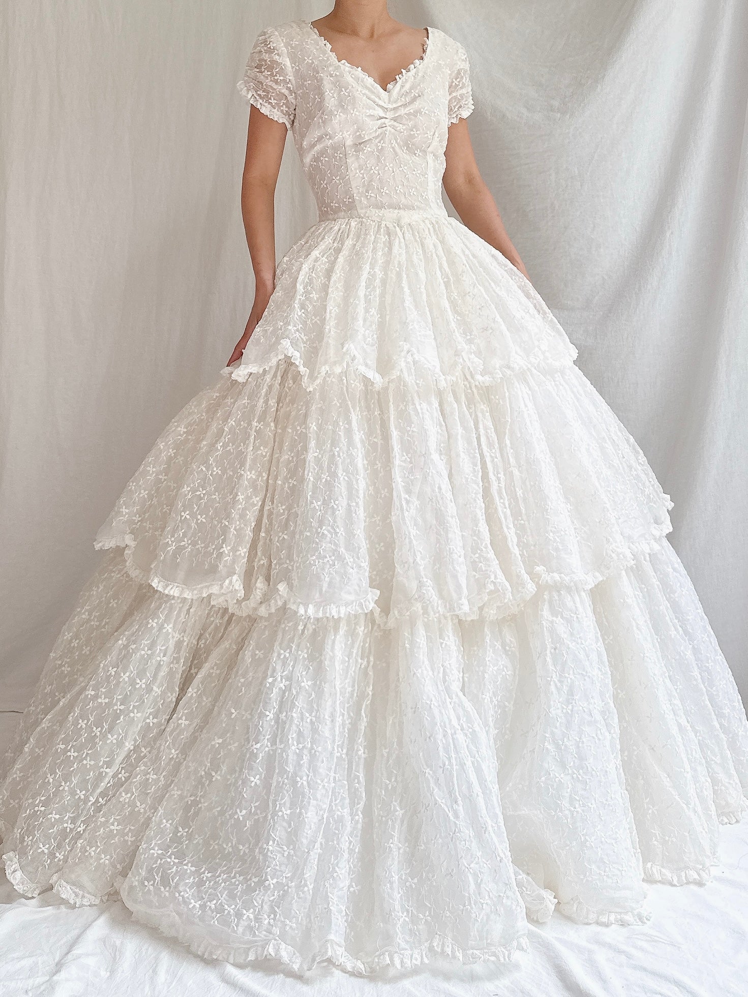 1950s Embroidered Scalloped Gown - XS
