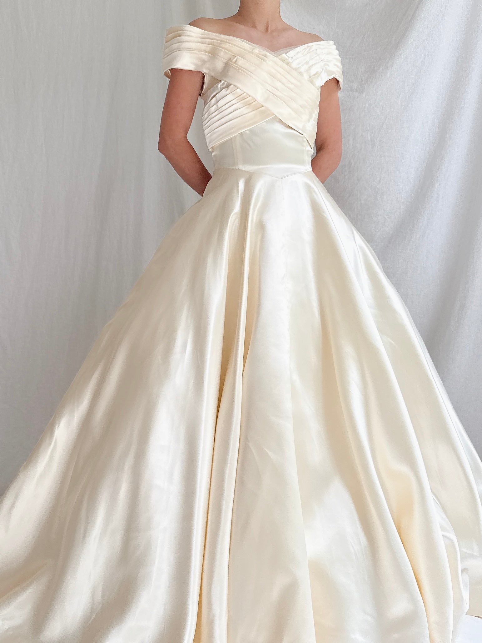 1950s Slipper Satin Wide Collar Gown -  XS