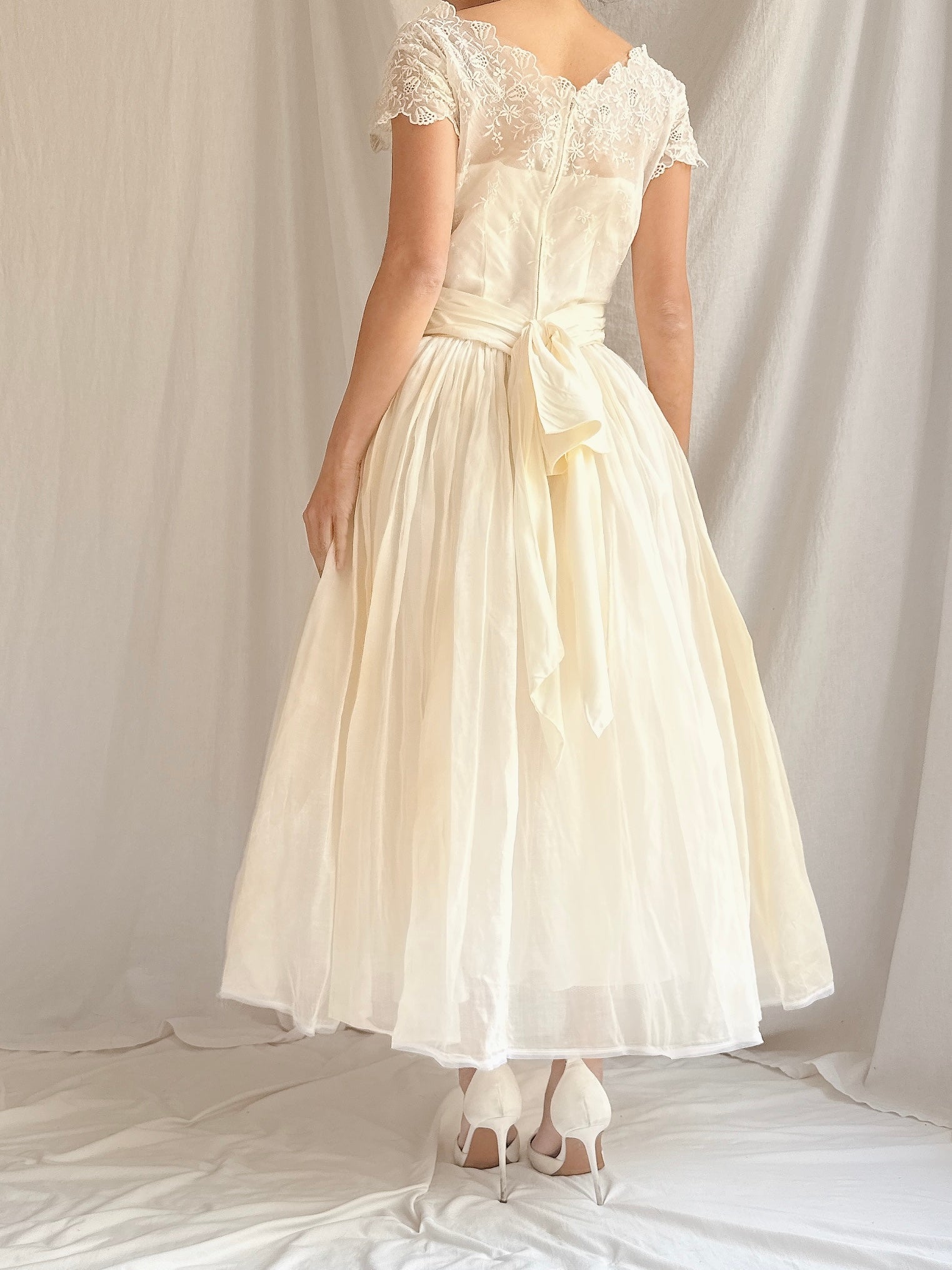 1950s Tea-Length Embroidered Dress - XS