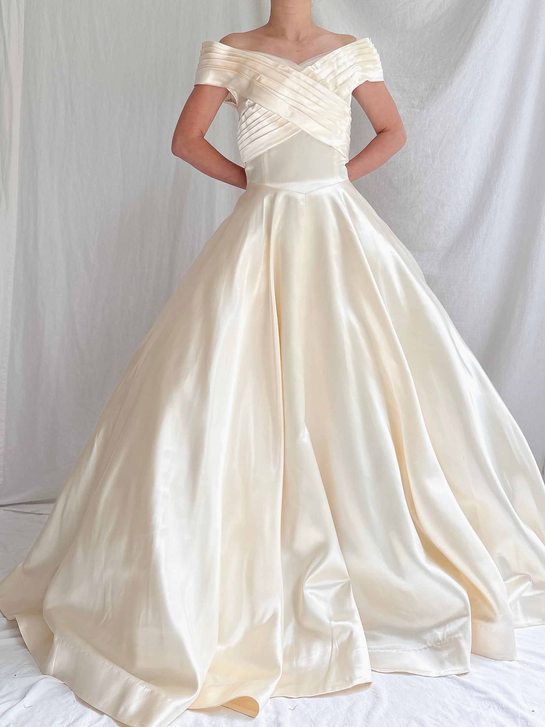 1950s Slipper Satin Wide Collar Gown -  XS