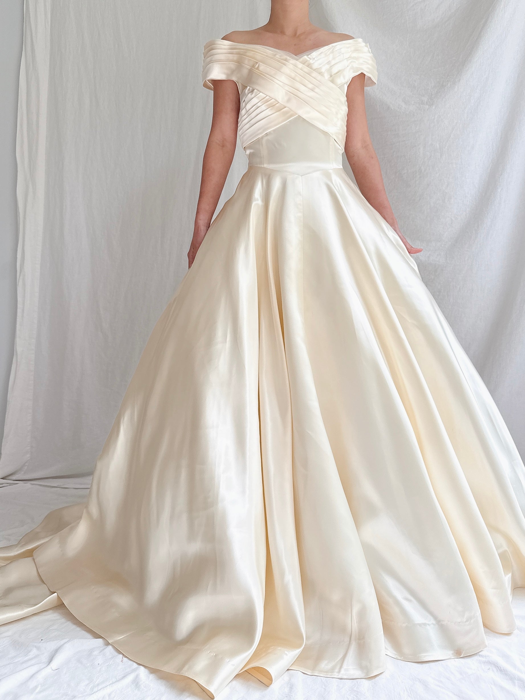 1950s Slipper Satin Wide Collar Gown -  XS