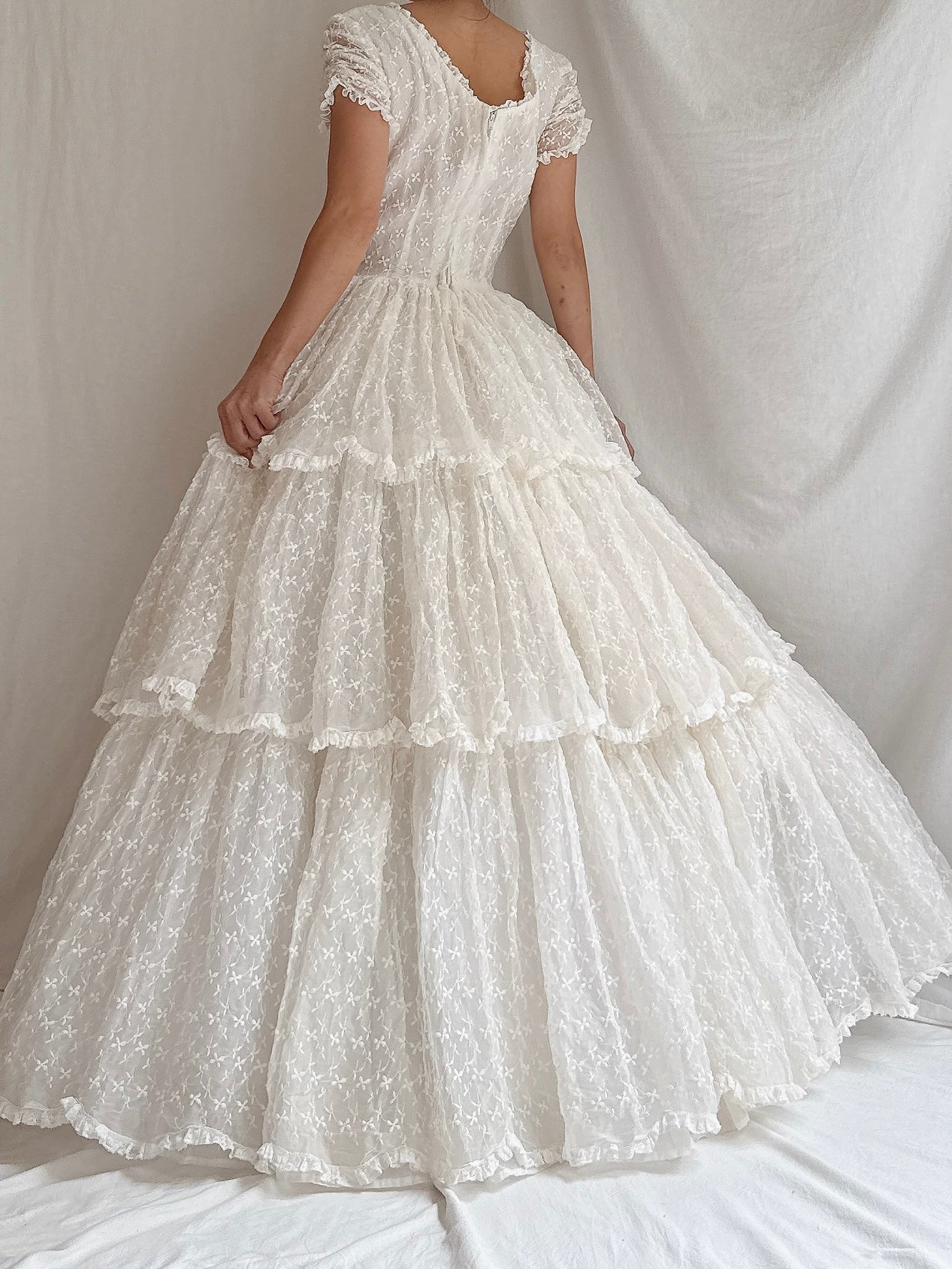 1950s Embroidered Scalloped Gown - XS