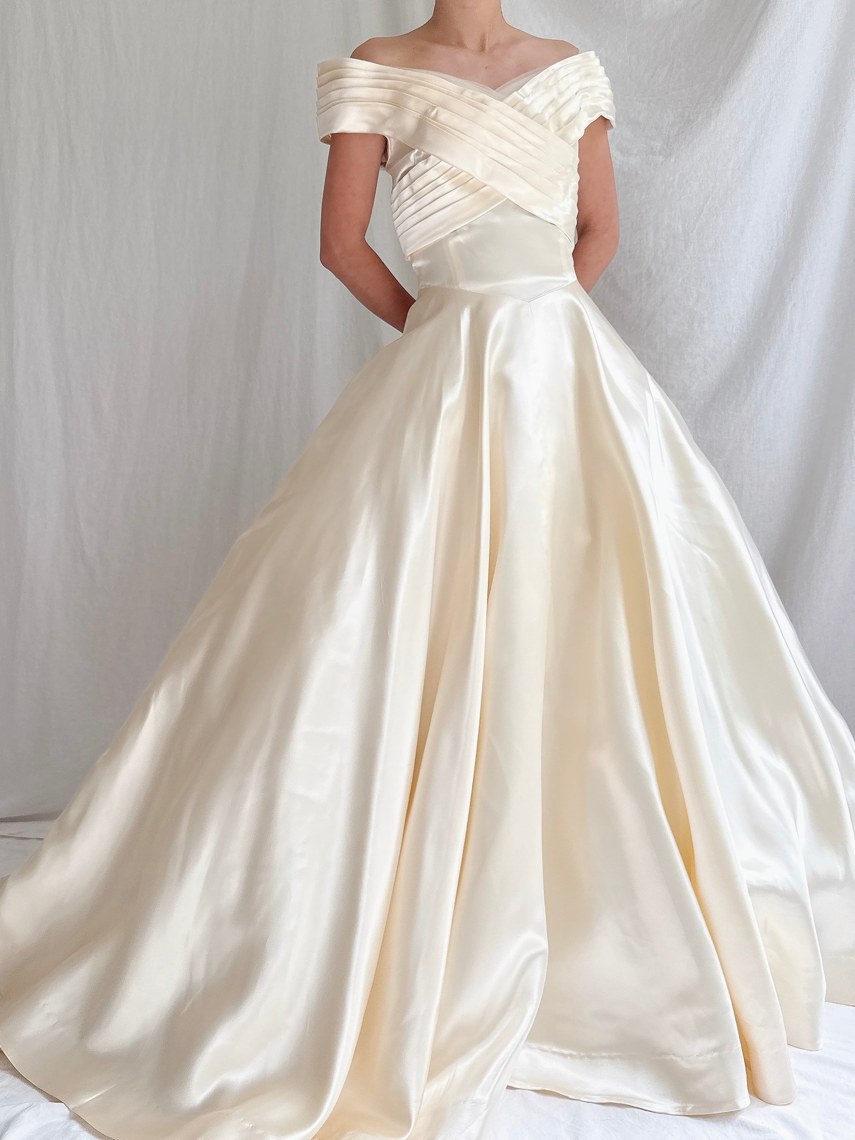 1950s Slipper Satin Wide Collar Gown -  XS