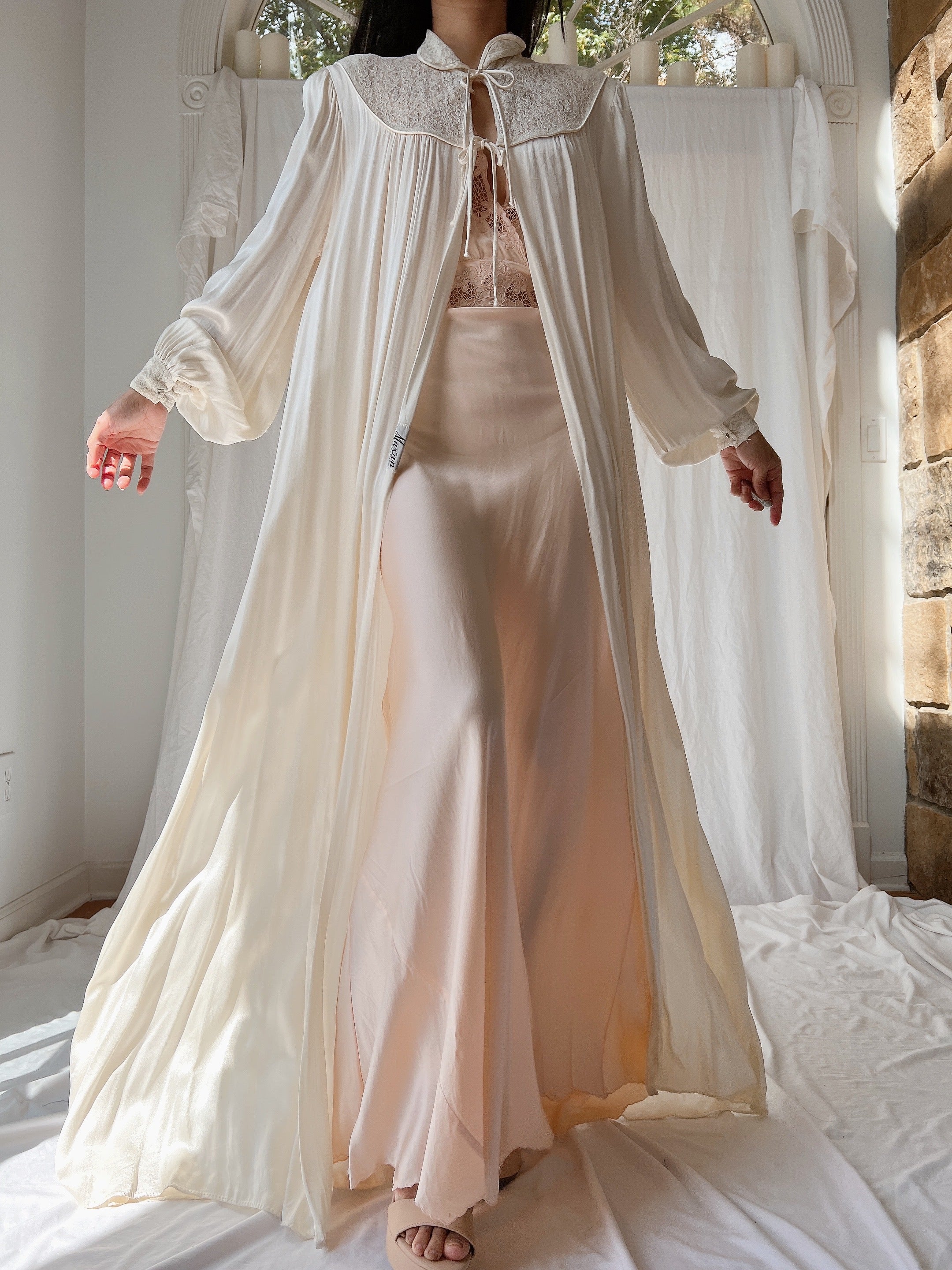 1940s Satin Dressing Gown - M