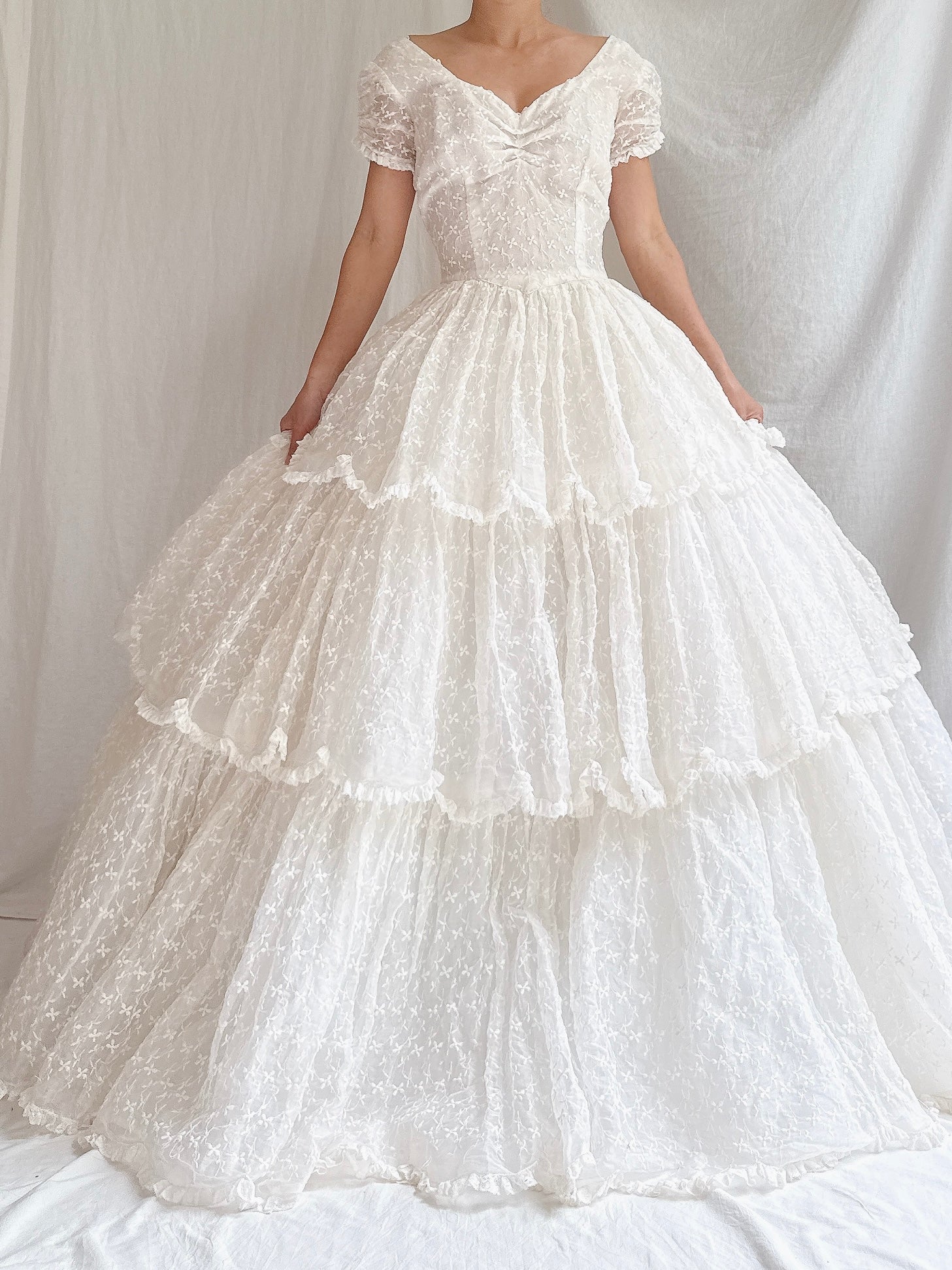 1950s Embroidered Scalloped Gown - XS