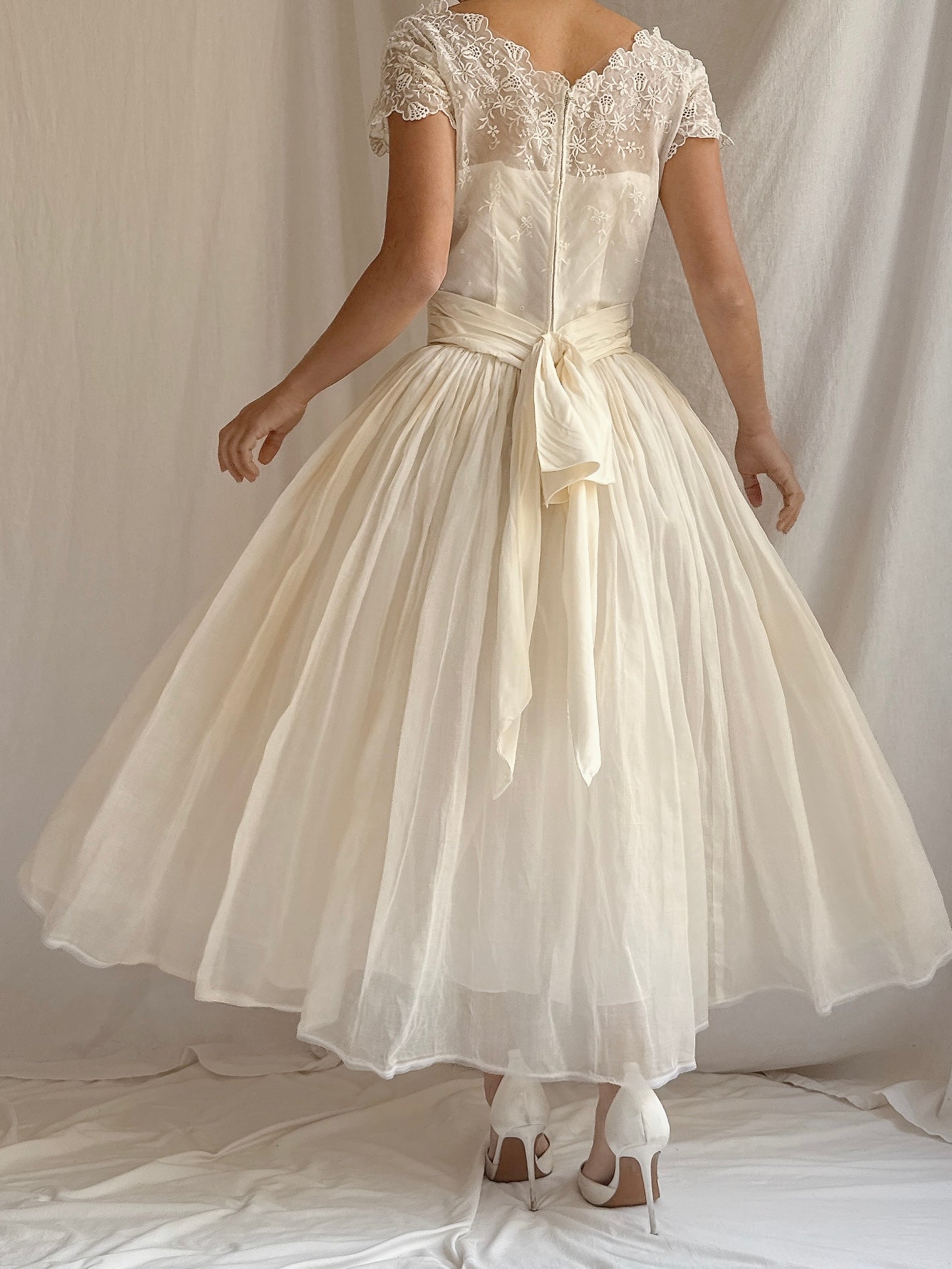 1950s Tea-Length Embroidered Dress - XS