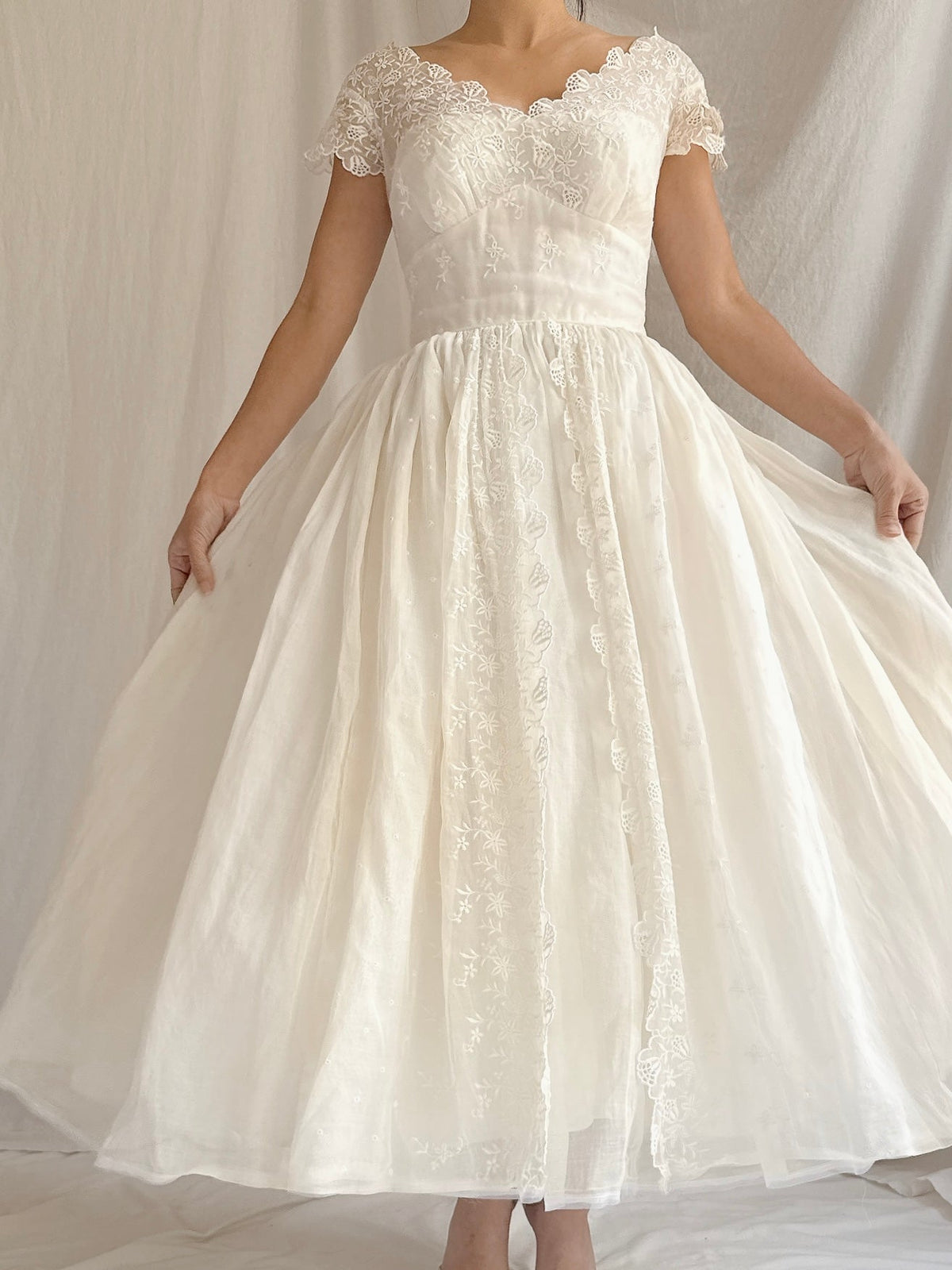 1950s Tea-Length Embroidered Dress - XS