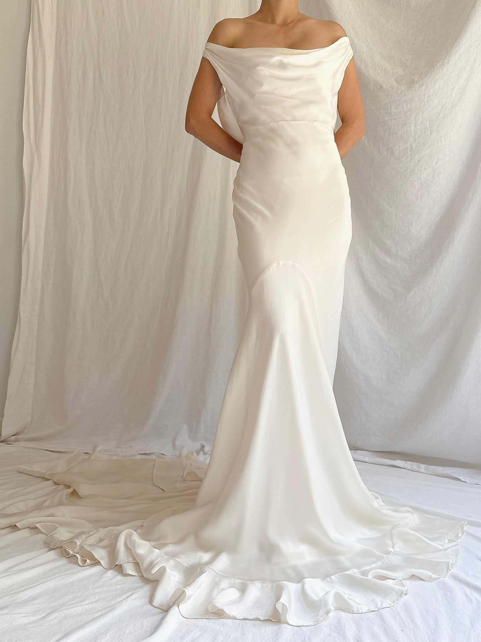 00s Satin Cowl Neckline Bias Gown - XS/2