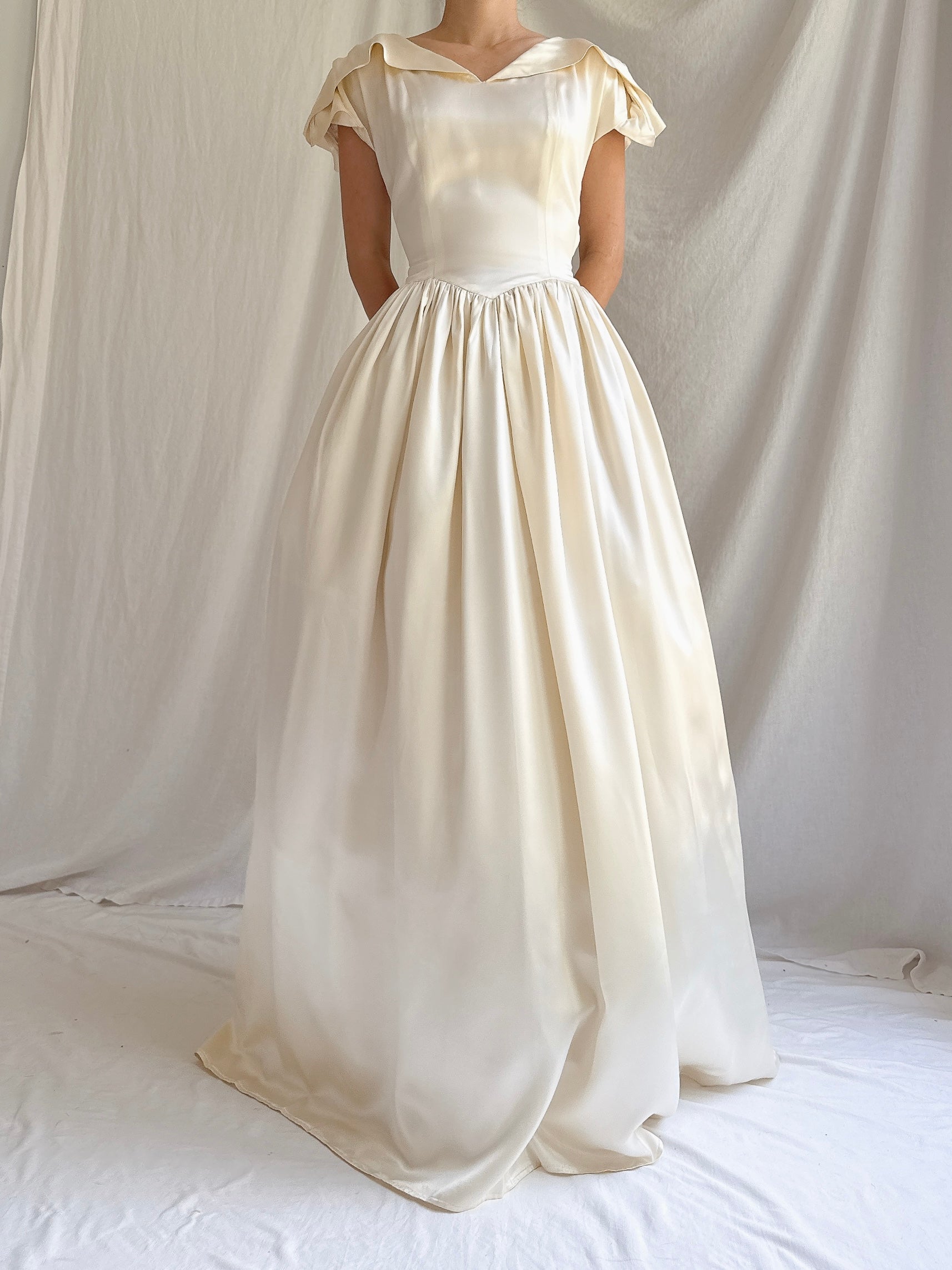 1940s Basque Waist Satin Gown - S