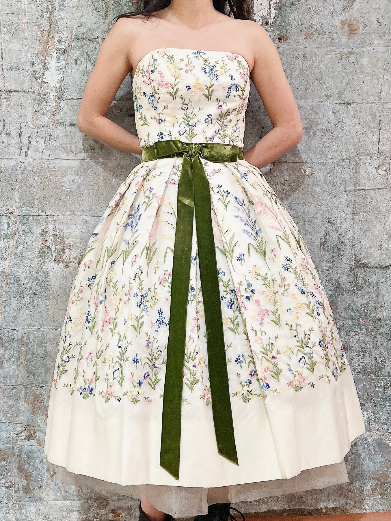 1950s Hand-Embroidered Floral Dress - XS