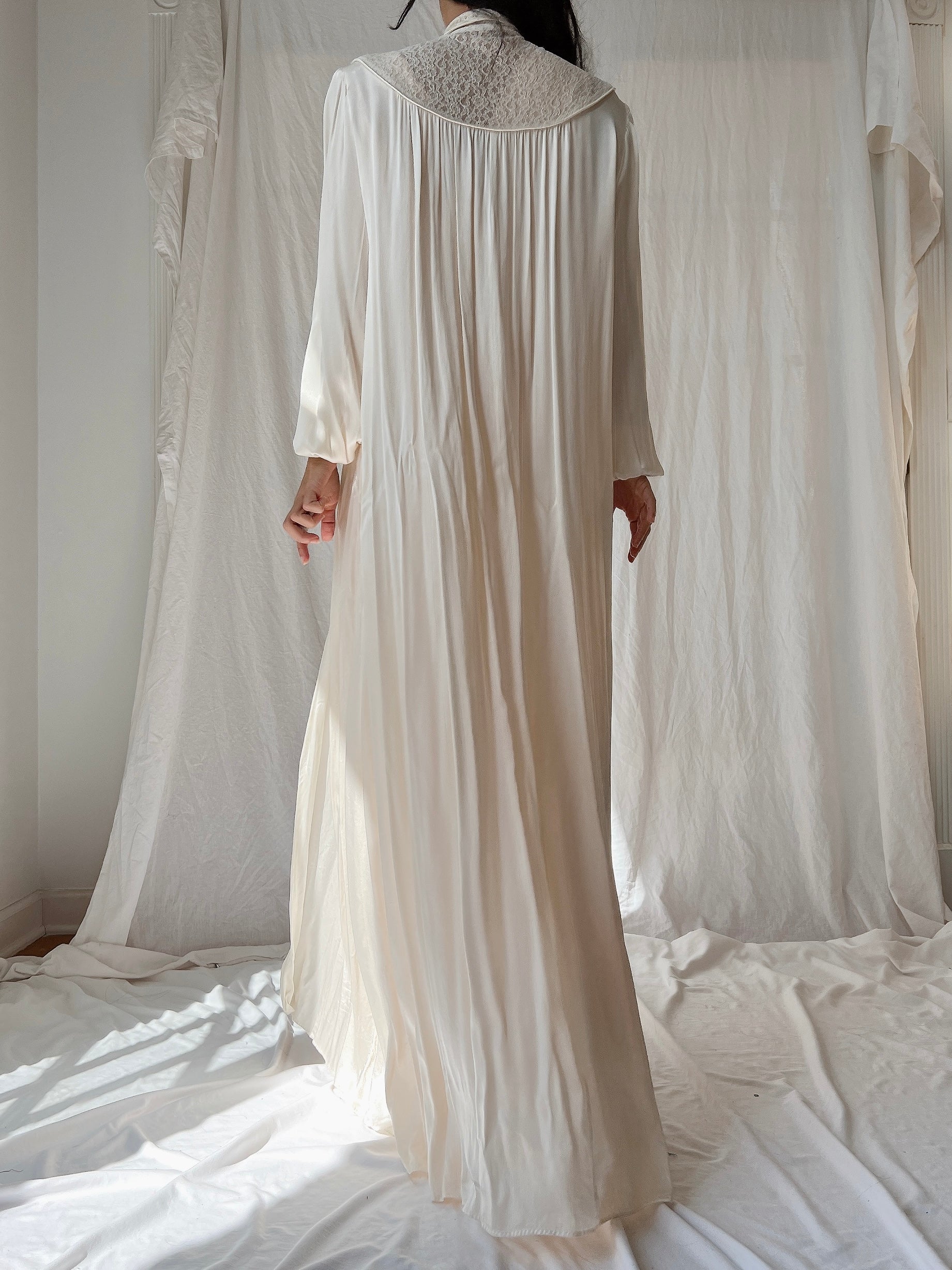 1940s Satin Dressing Gown - M