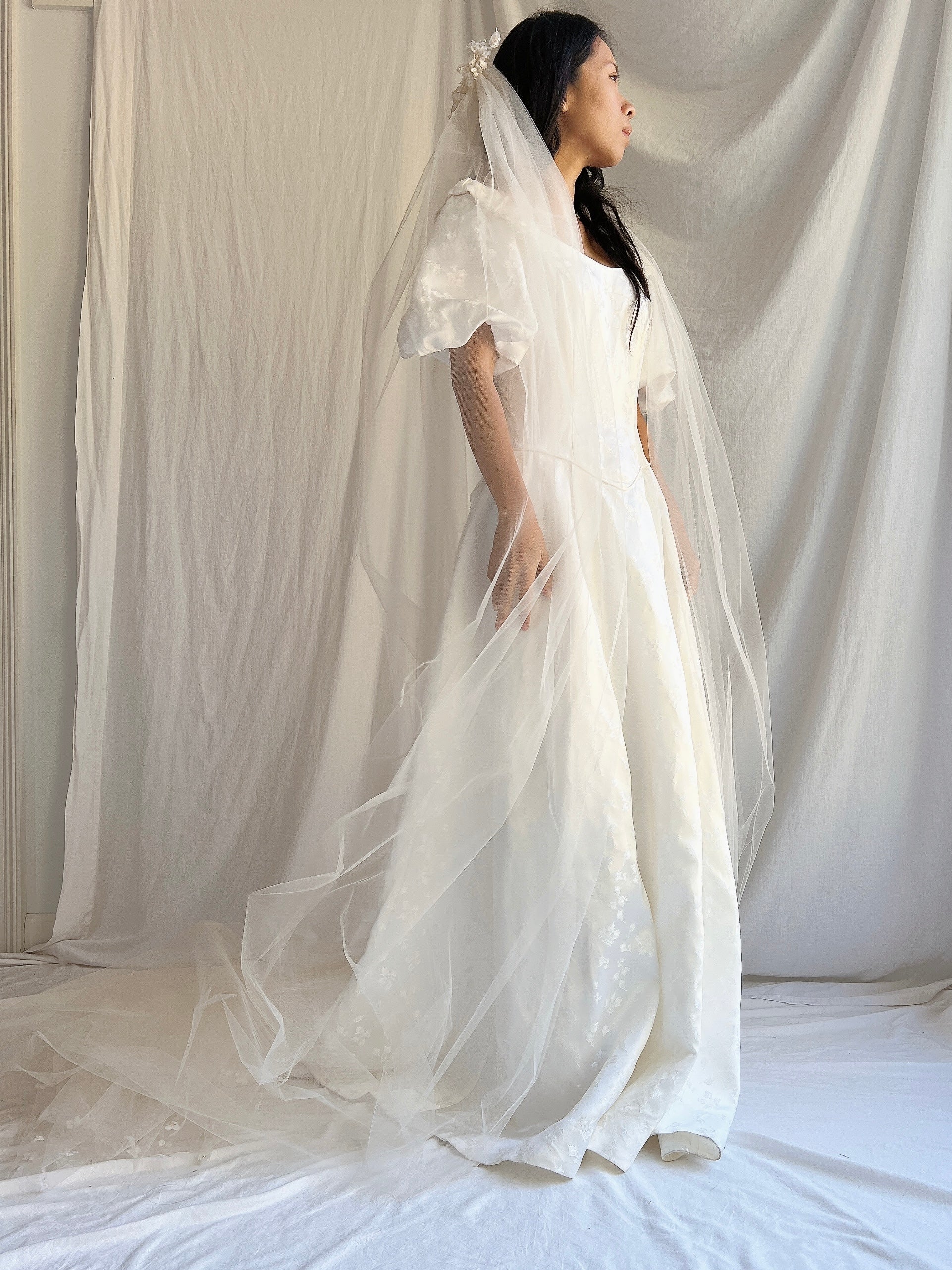 1950s Ivory Cathedral Tulle Veil with Appliqué