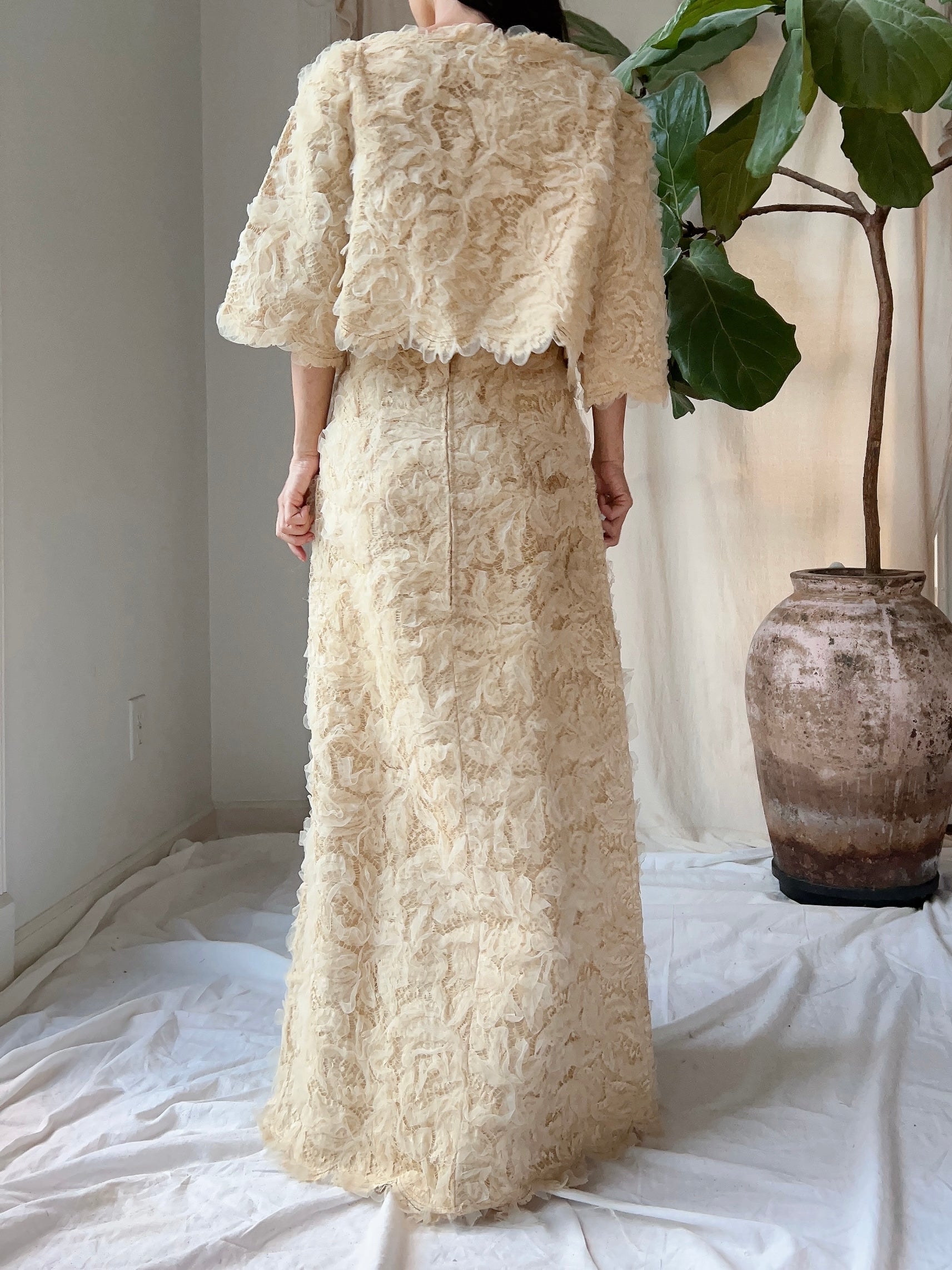 1960s Ecru Silk Ribbon Embroidered Set - M