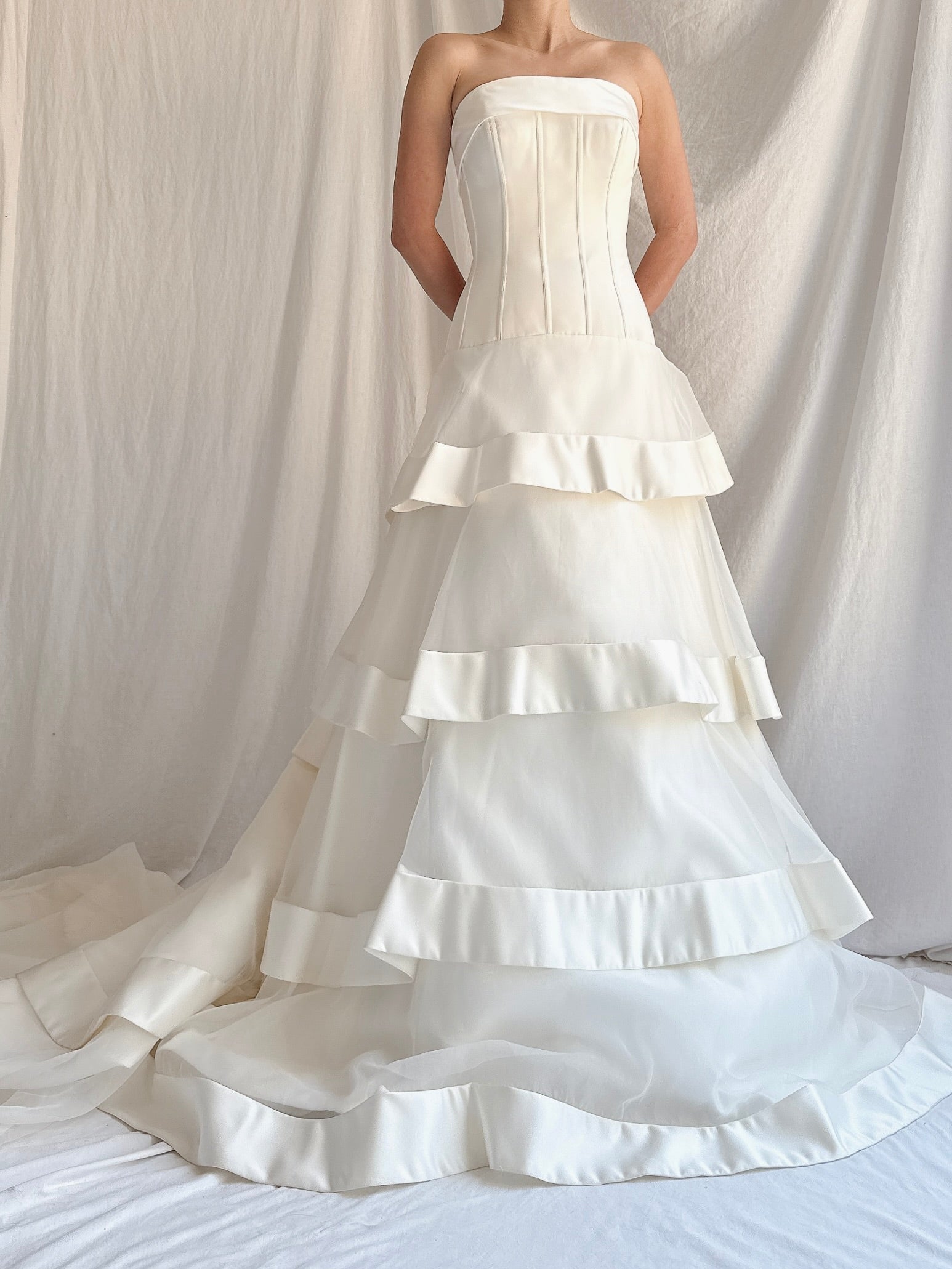 00 Strapless Satin/Organza Gown - S/4/6