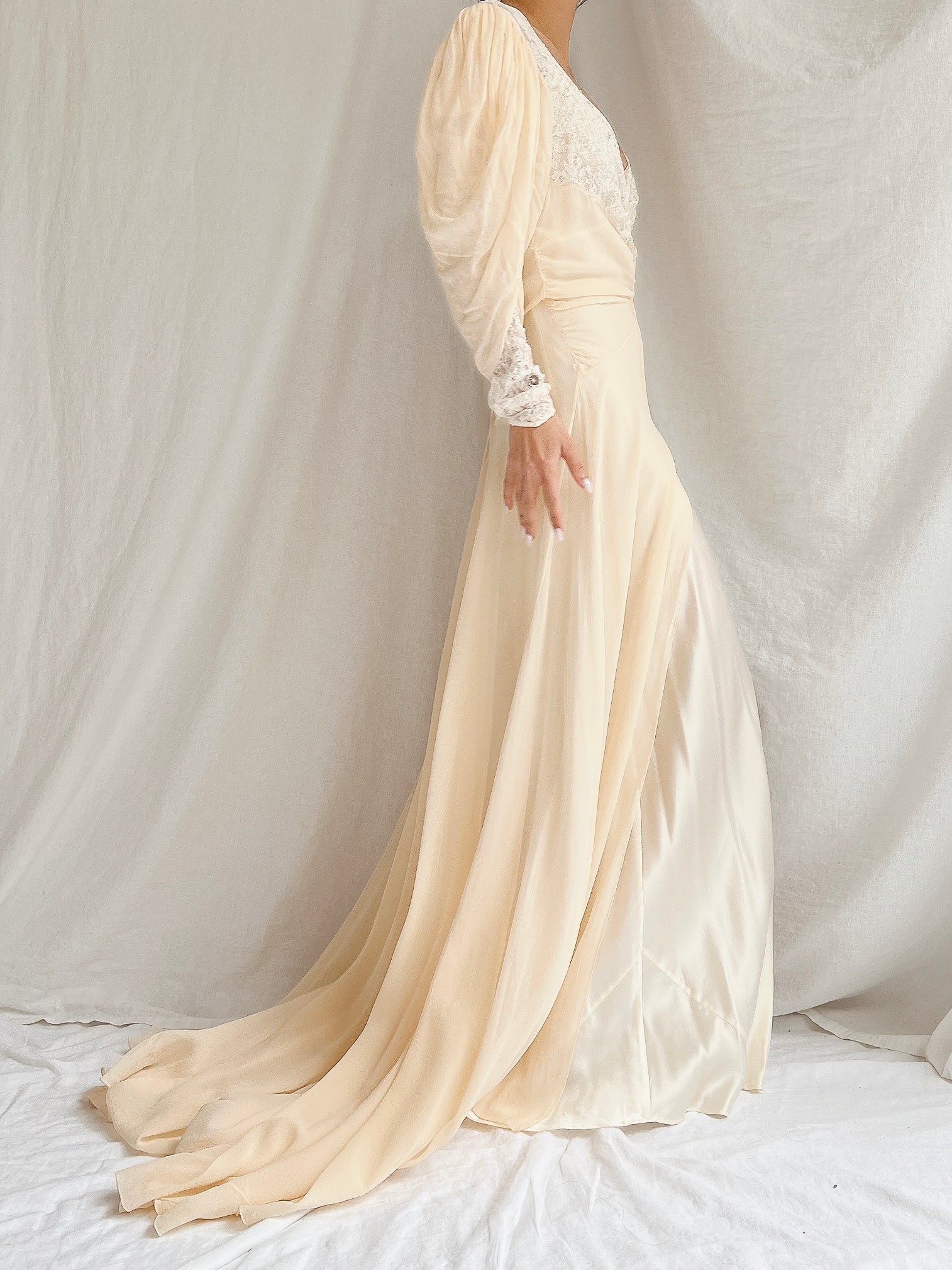 1930s Silk Chiffon Puff Sleeve Dressing Gown - S