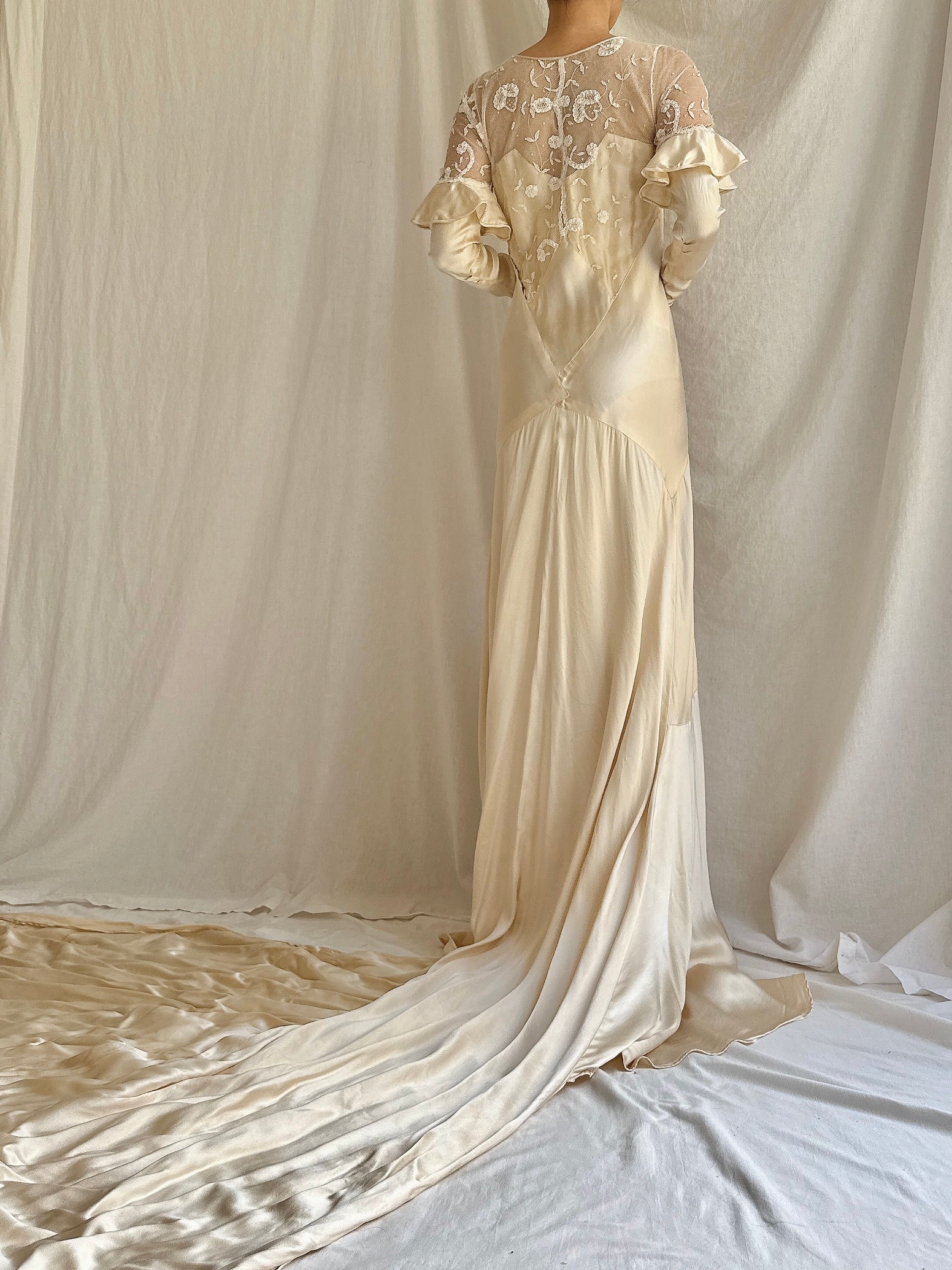 1930s Silk and Lace Gown - XXS