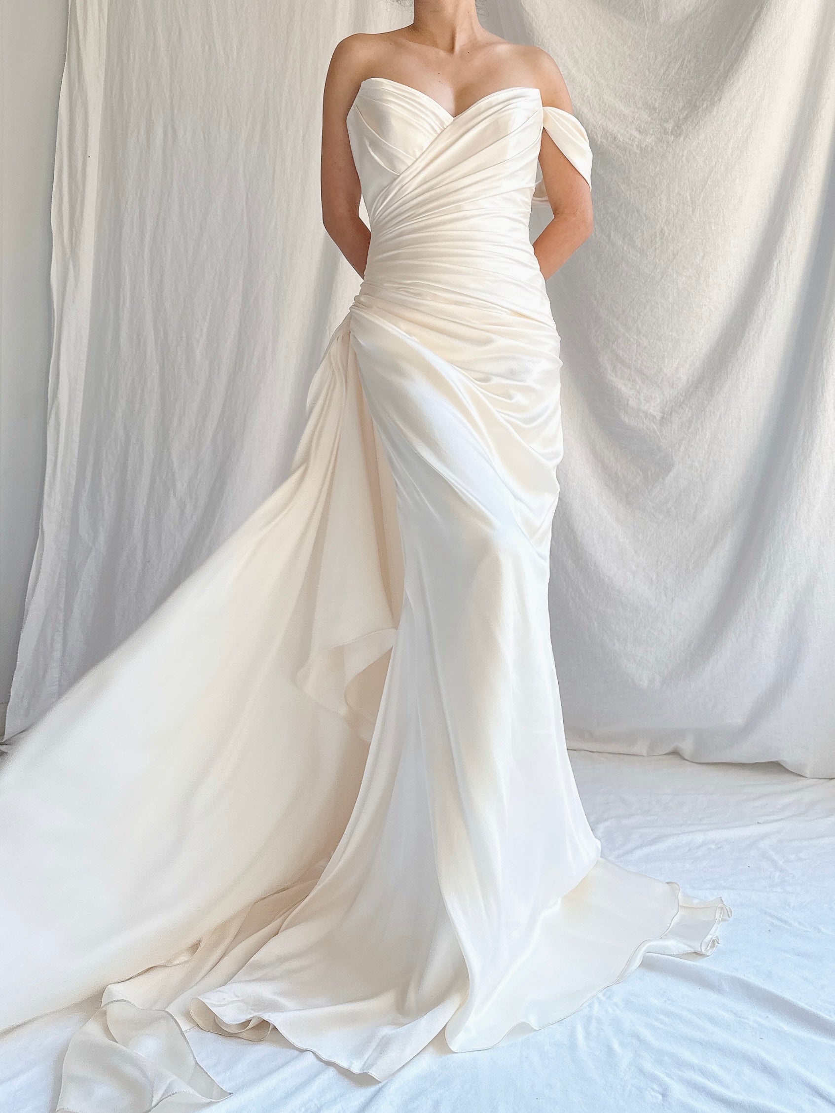 00 Romona Keveza Silk Gown - M/8