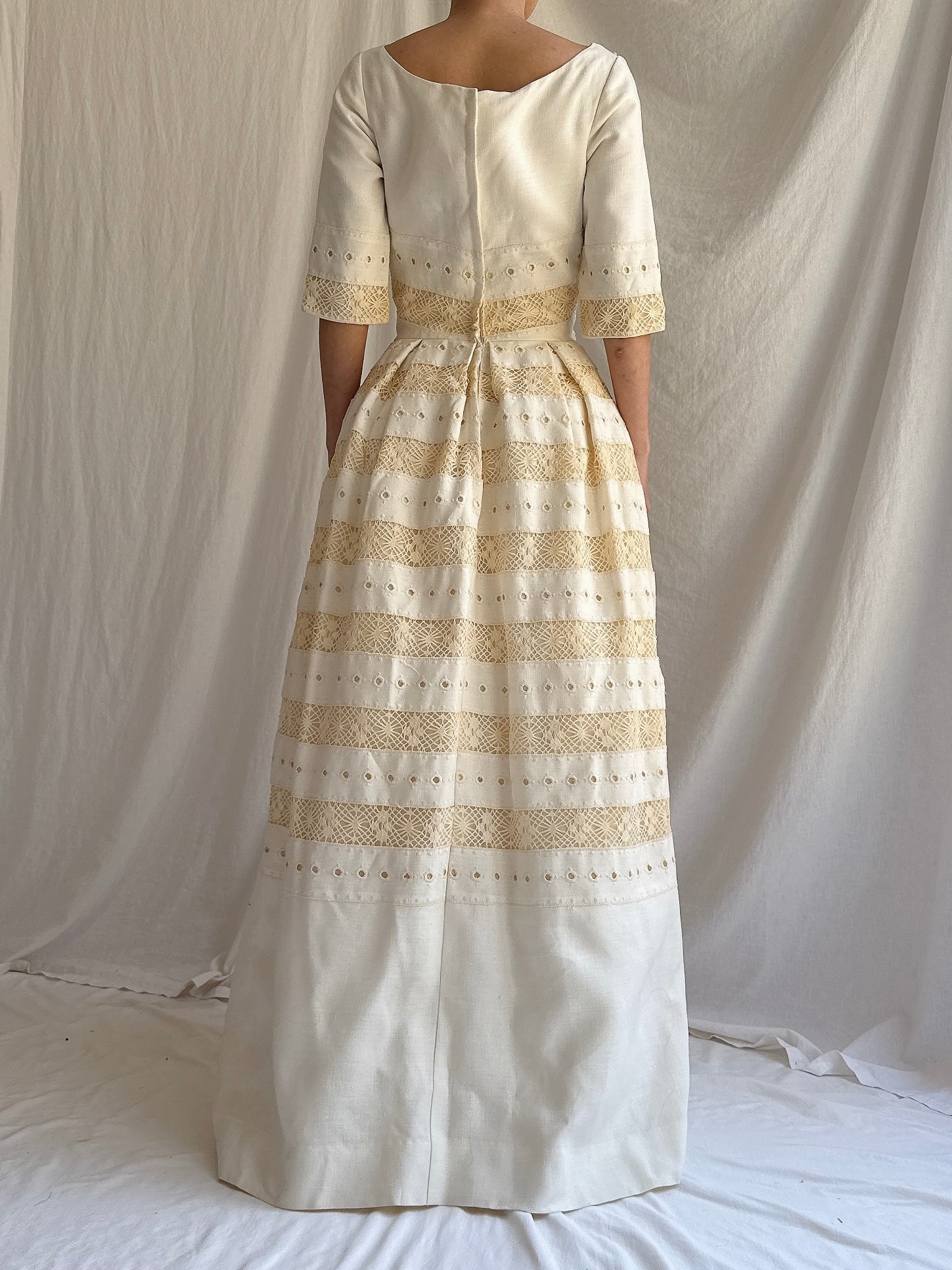 1950s Linen Embroidered Dress - XS