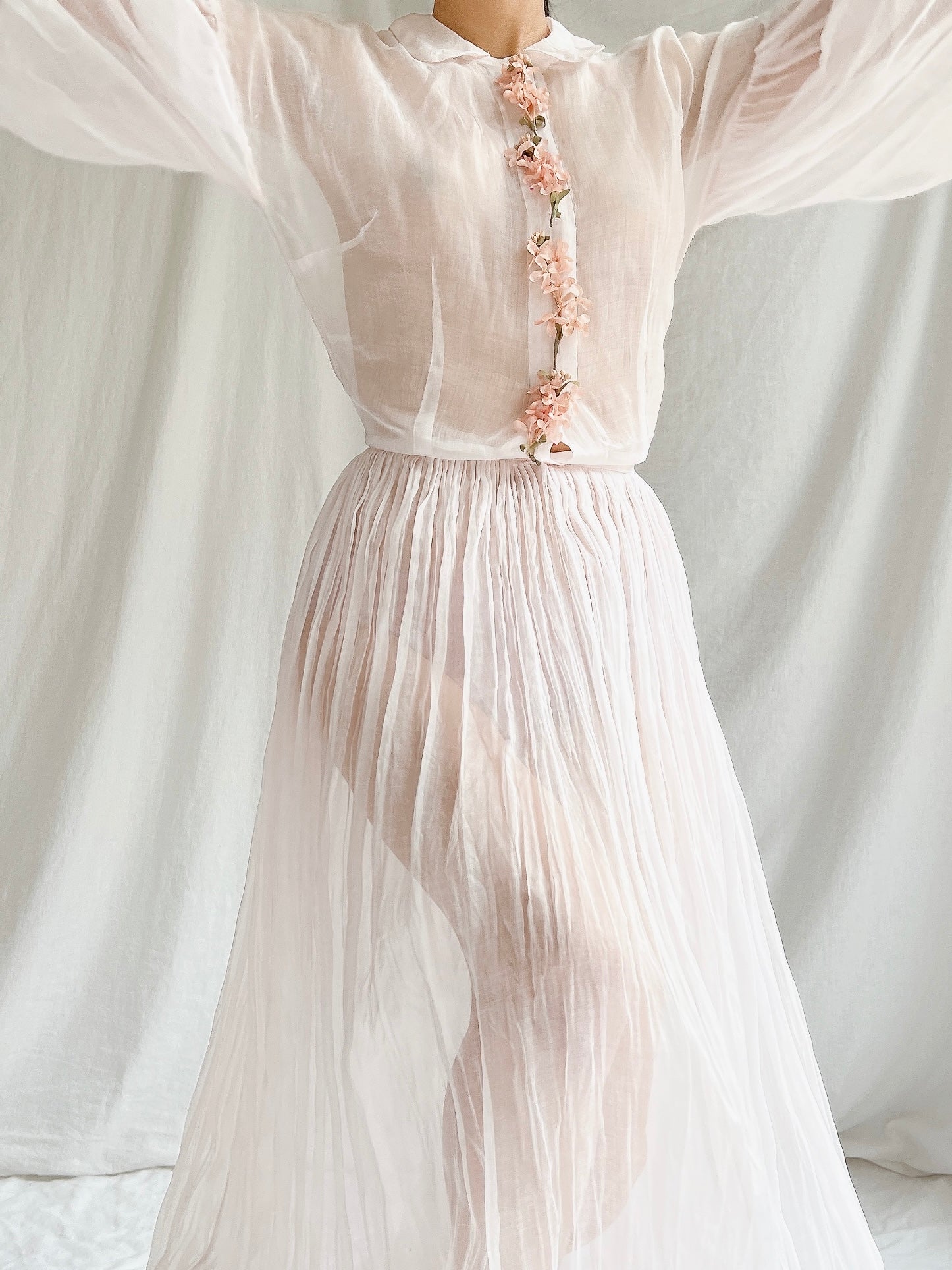 1940s Sheer Organdy Puff Sleeves Gown - M