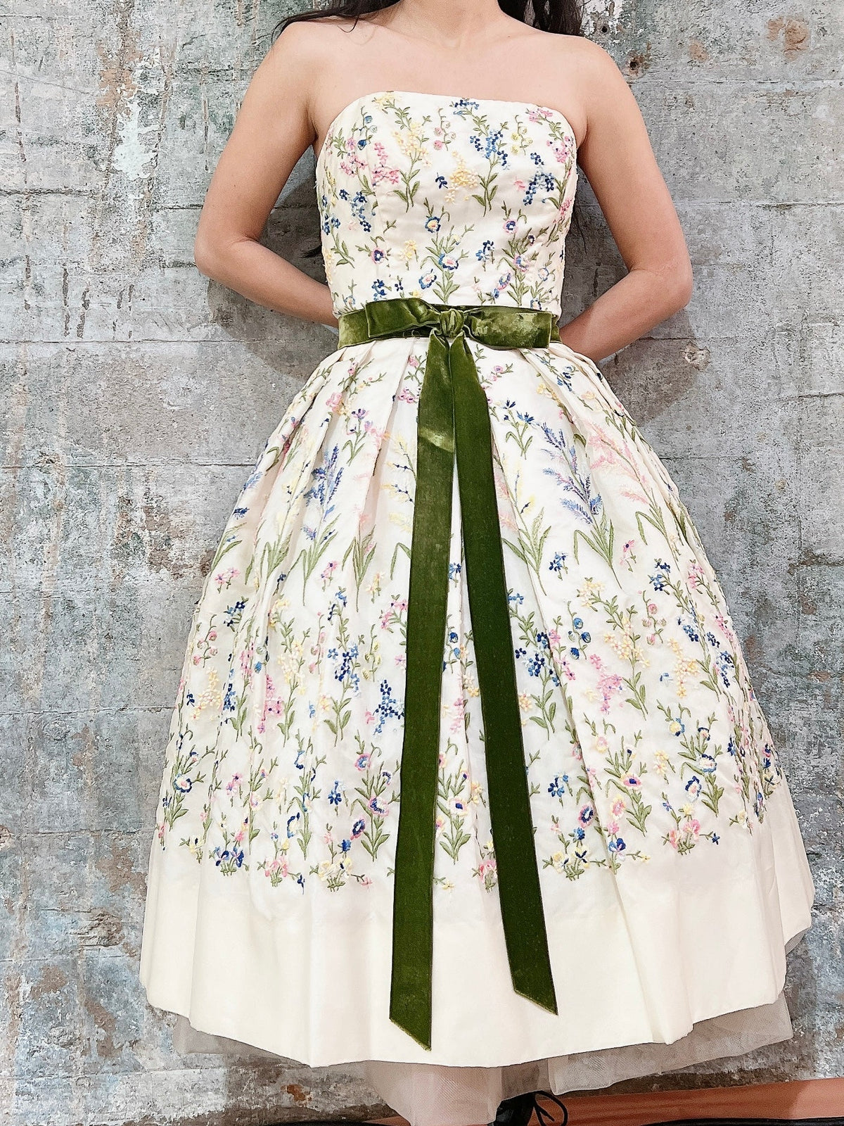 1950s Hand-Embroidered Floral Dress - XS