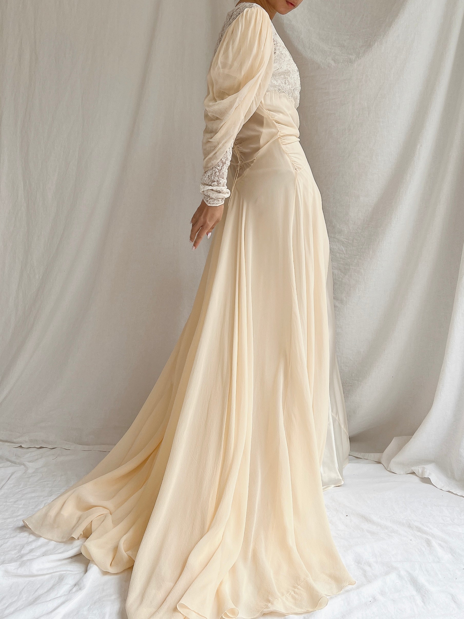 1930s Silk Chiffon Puff Sleeve Dressing Gown - S