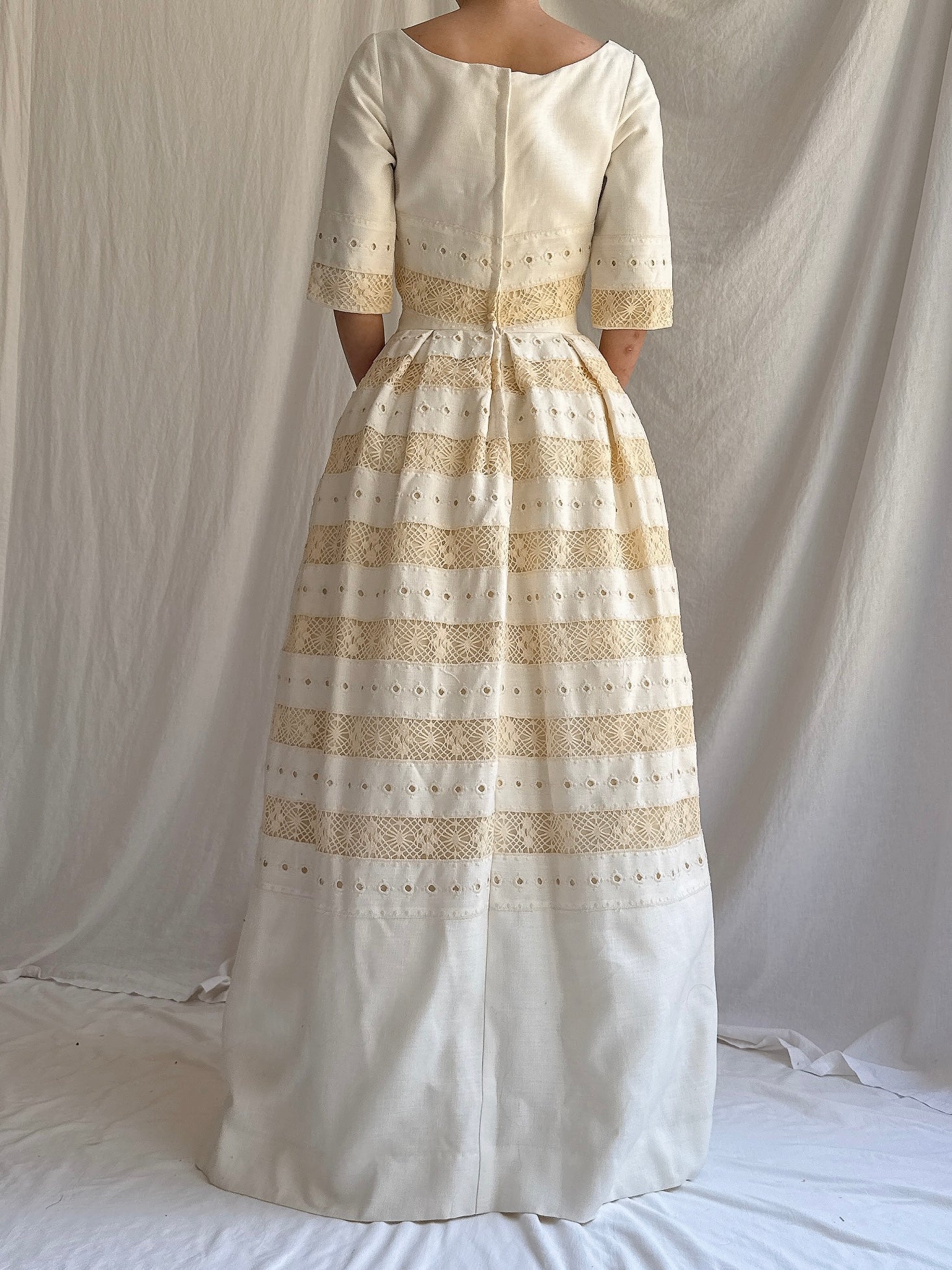 1950s Linen Embroidered Dress - XS