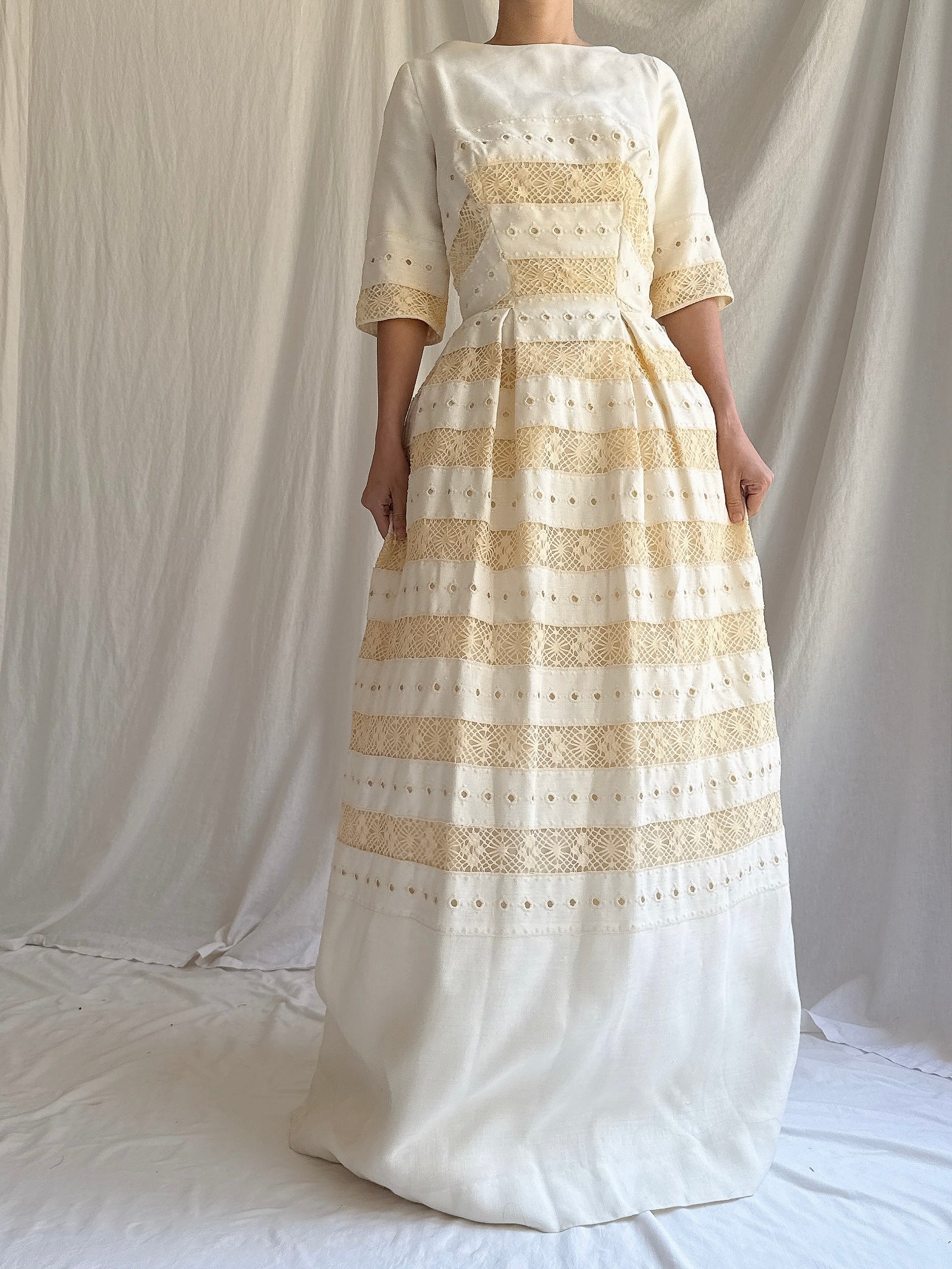 1950s Linen Embroidered Dress - XS