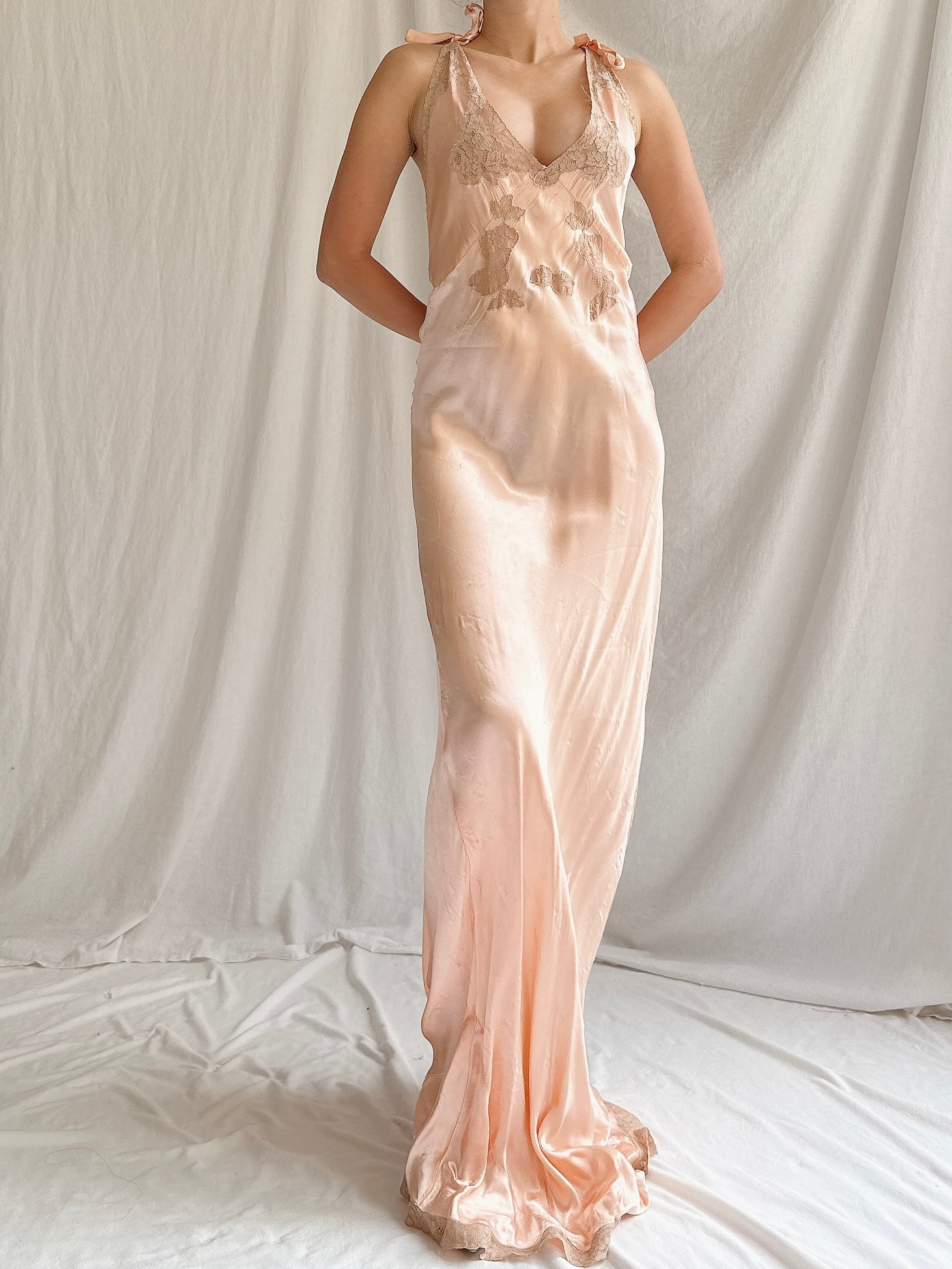 1930s Peach Satin Slip Dress - M