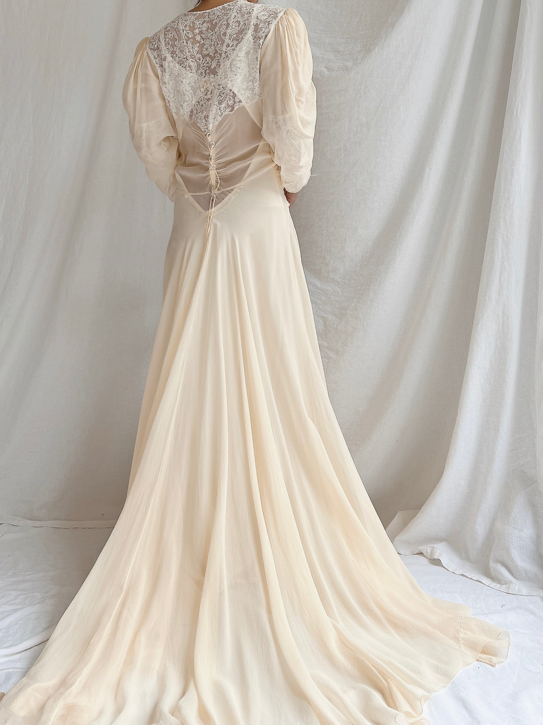 1930s Silk Chiffon Puff Sleeve Dressing Gown - S