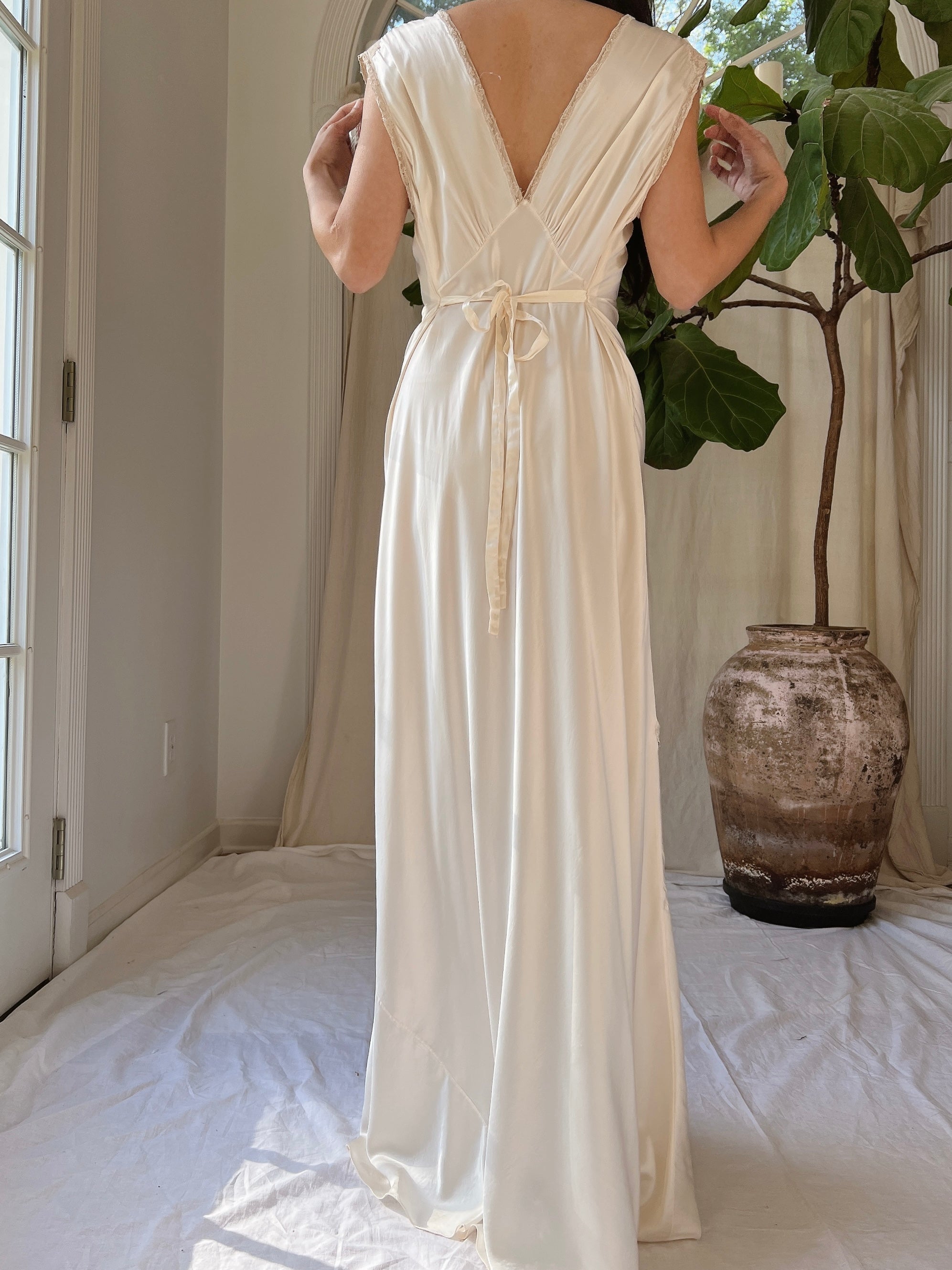 1930s Satin Embroidered Lace Dress - M
