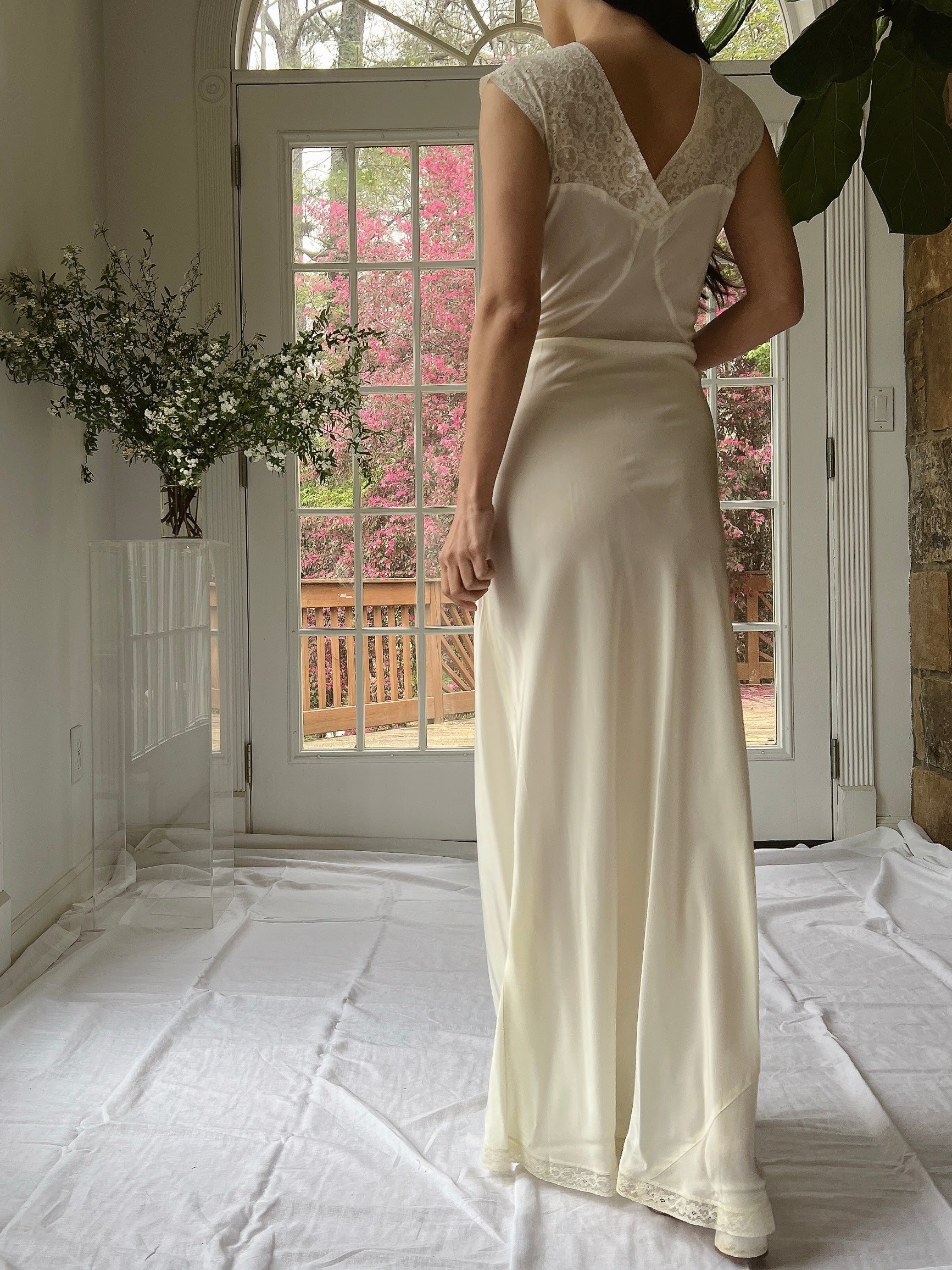 1930s Ivory Rayon Slip with Lace - M