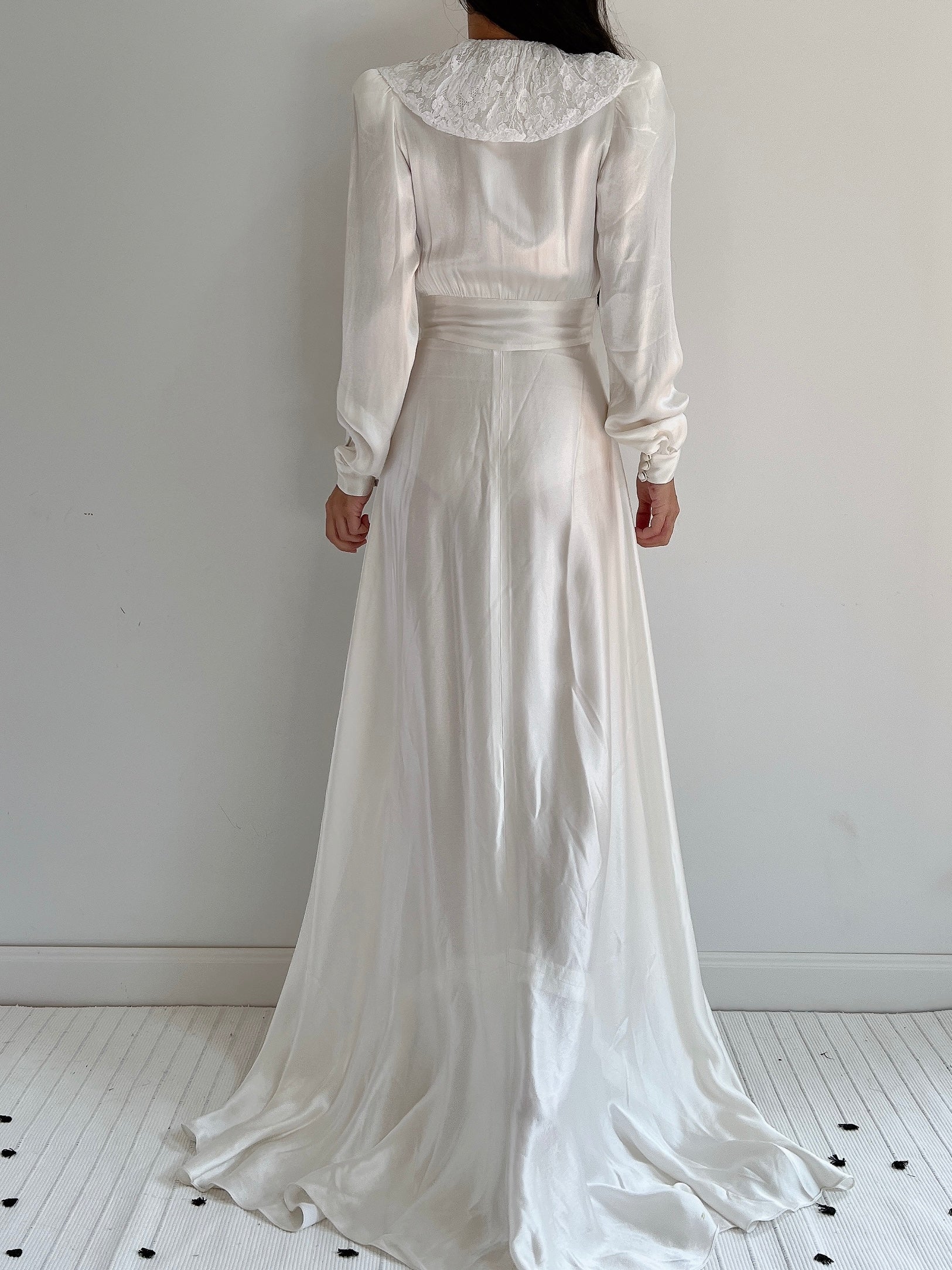 1940s Candlelight Satin Dressing Gown - XS