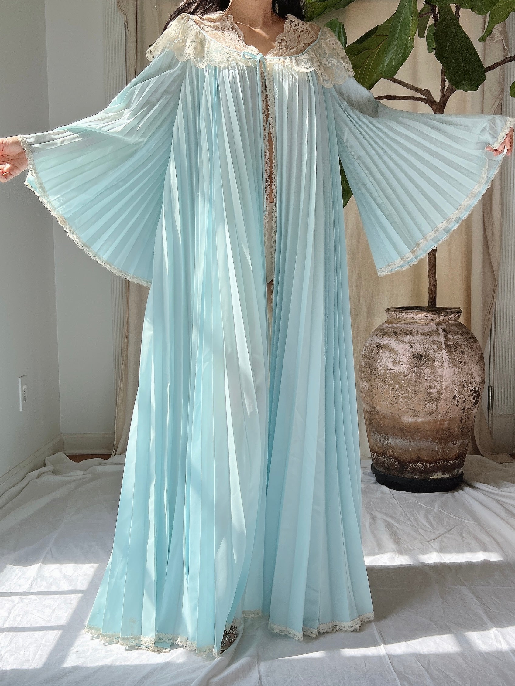 1960s Angel Wing Dressing Gown - OSFM