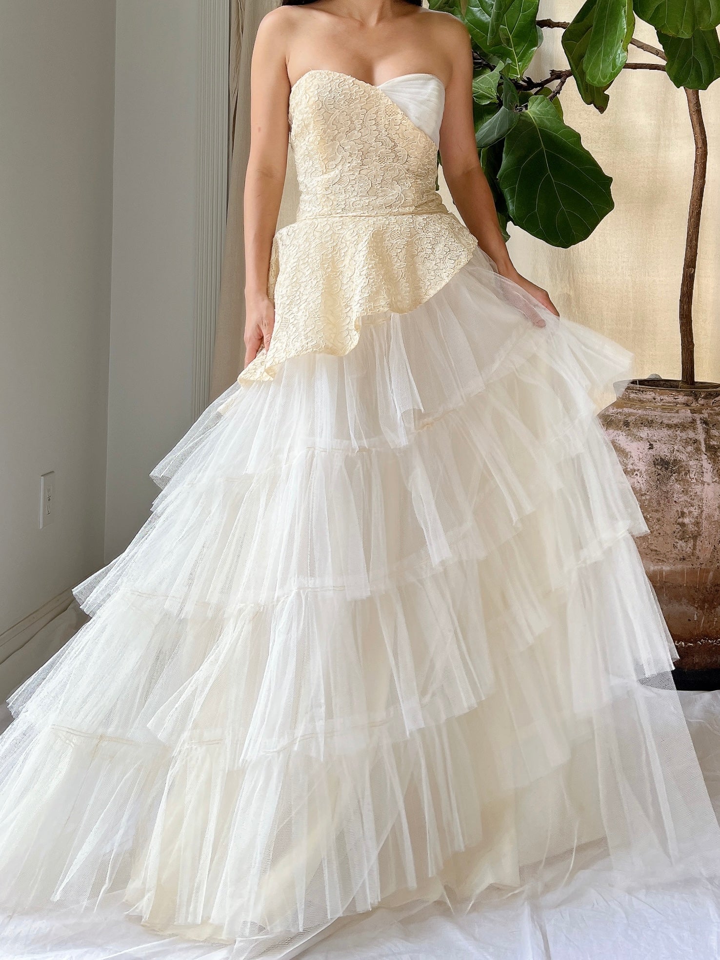 1950s Tulle and Lace Strapless Gown - S