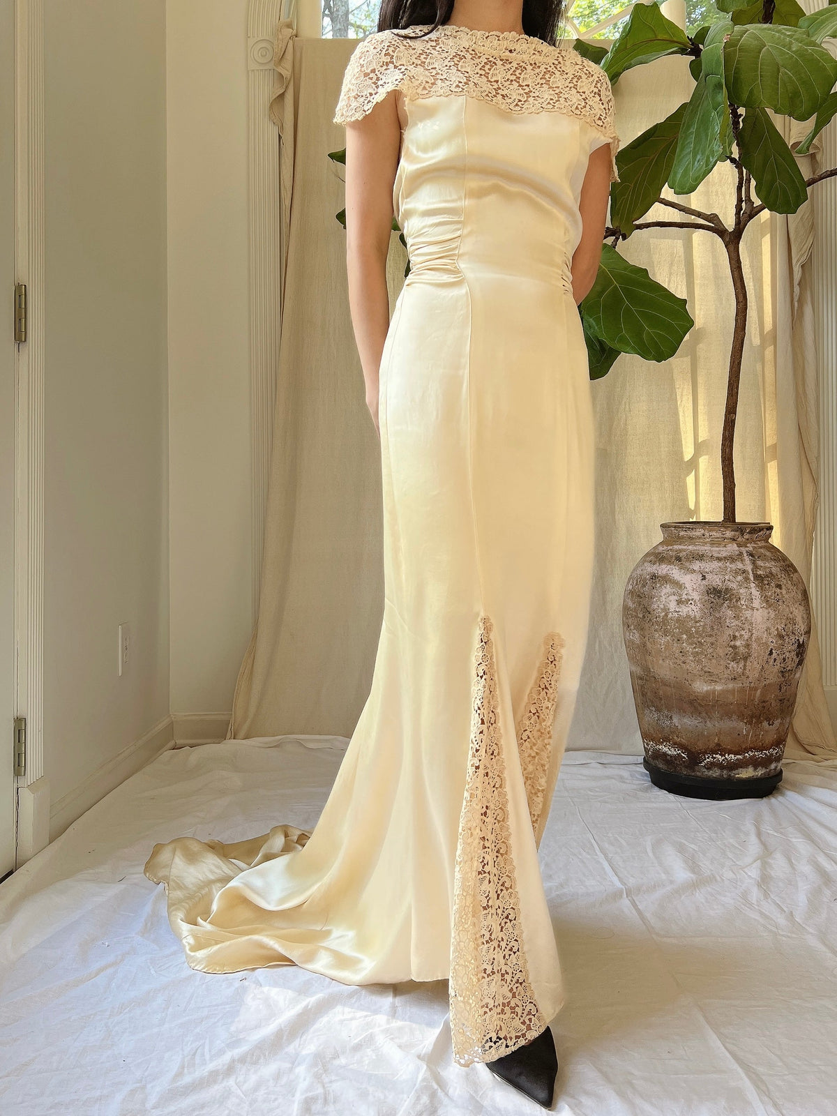 1930s Silk and Tatted Lace Gown - XXS