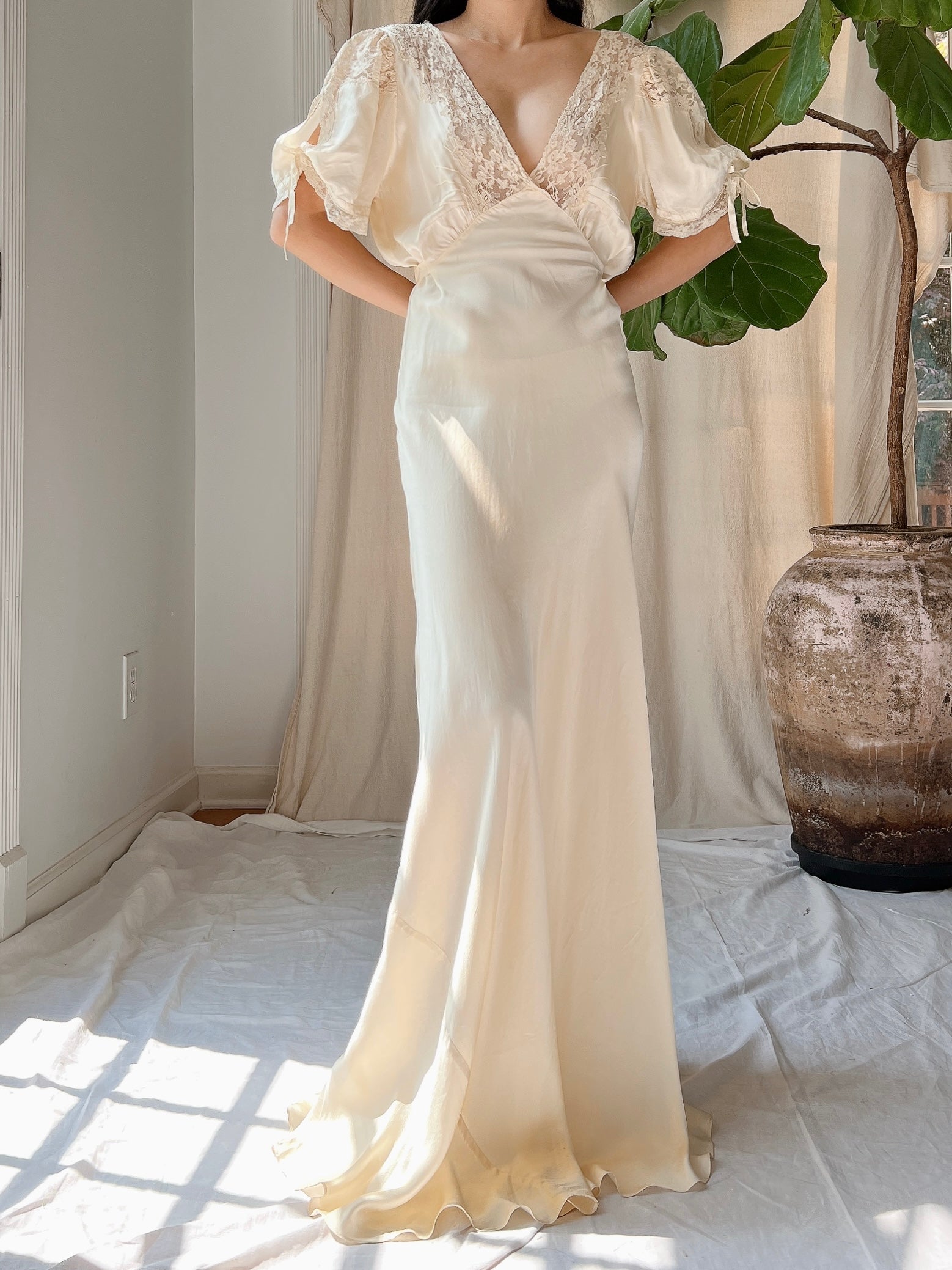 1930s Silk Short Sleeves Gown - S