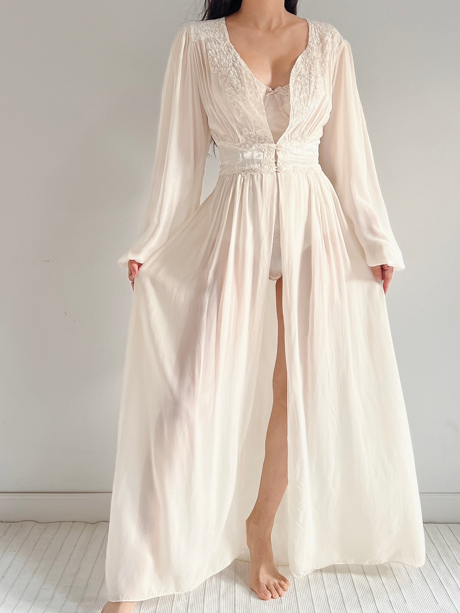 1930s Ivory Silk Chiffon Dressing Robe - S