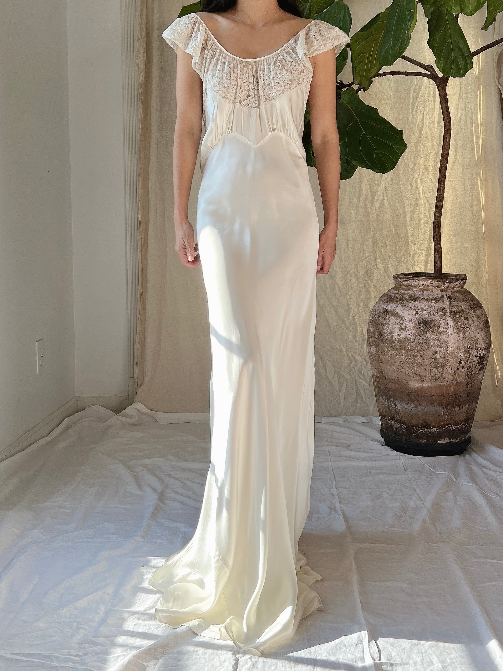 1930s Ivory Satin Dress - S