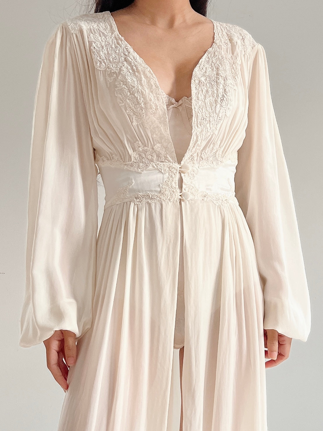 1930s Ivory Silk Chiffon Dressing Robe - S