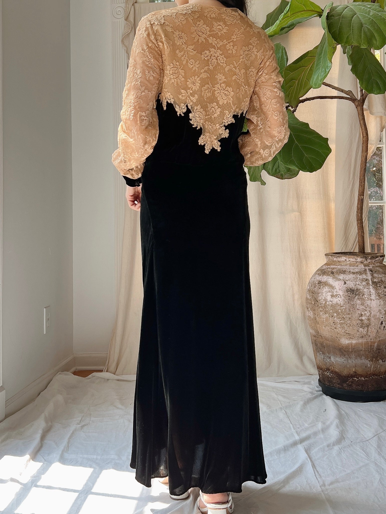 1930s Silk Velvet and Lace Gown - M