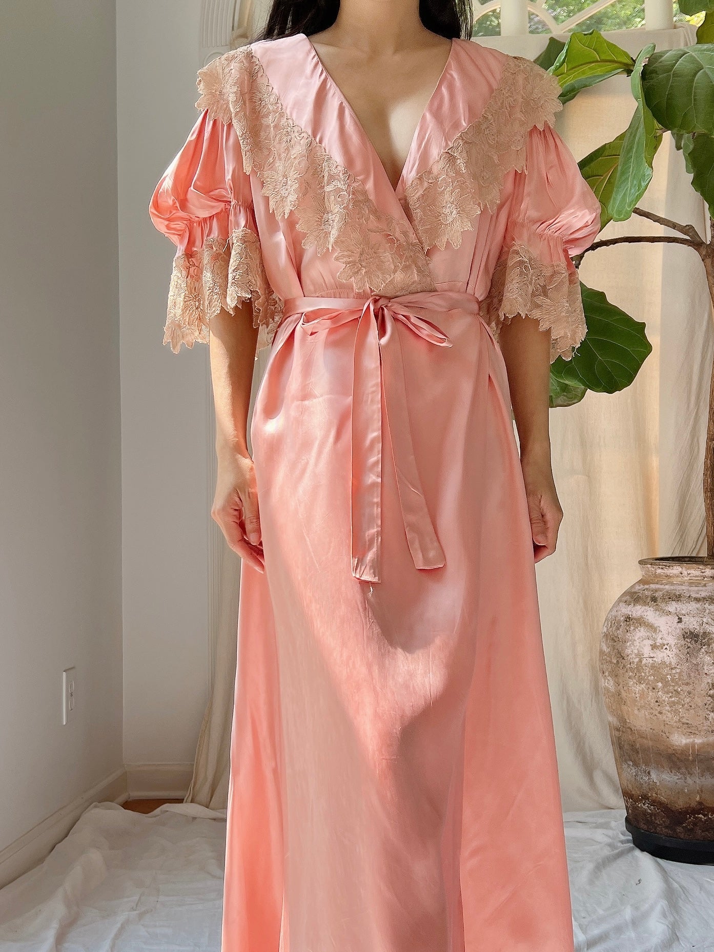 1930s Satin Puff Sleeve Dressing Gown - S