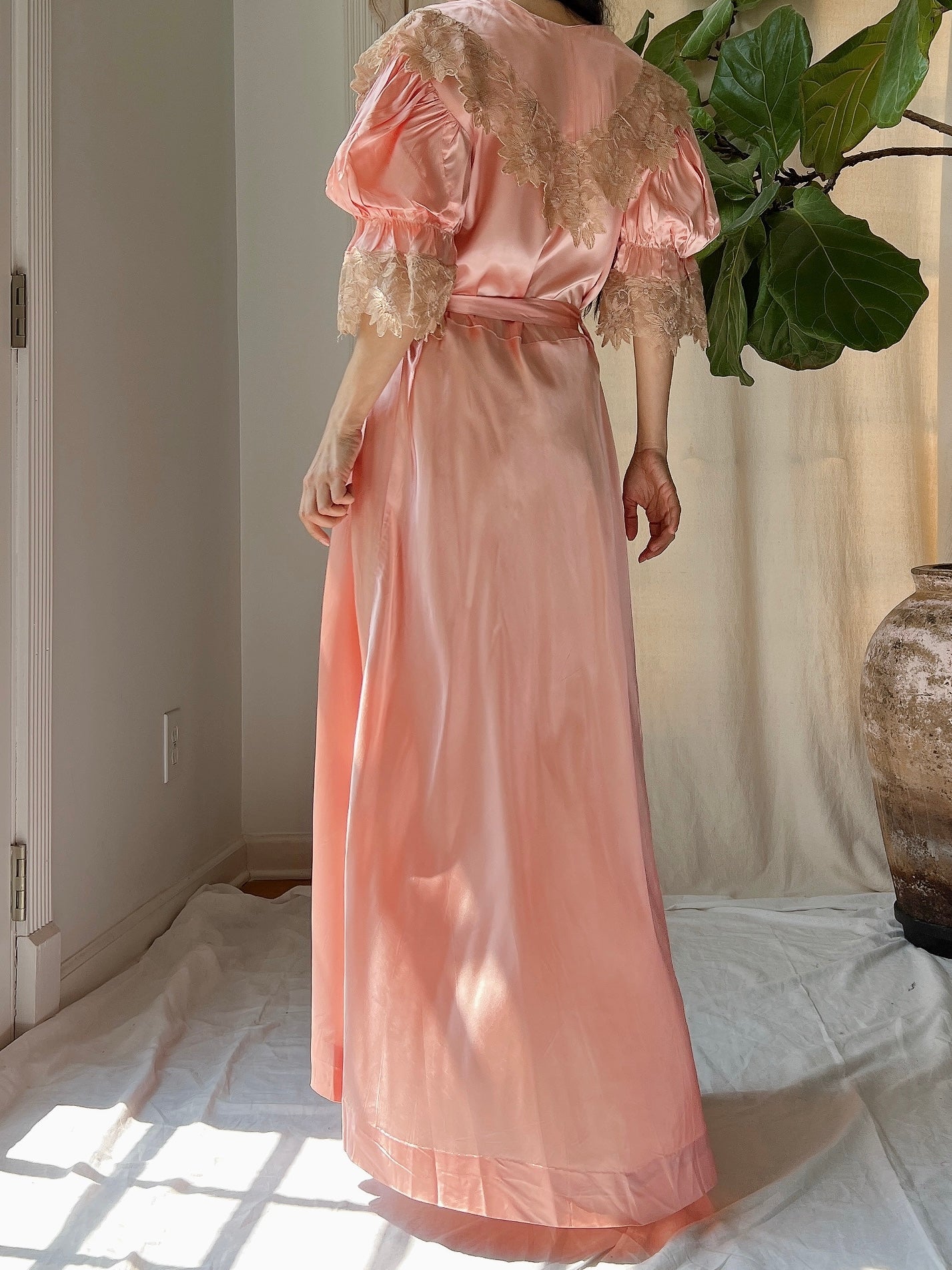 1930s Satin Puff Sleeve Dressing Gown - S