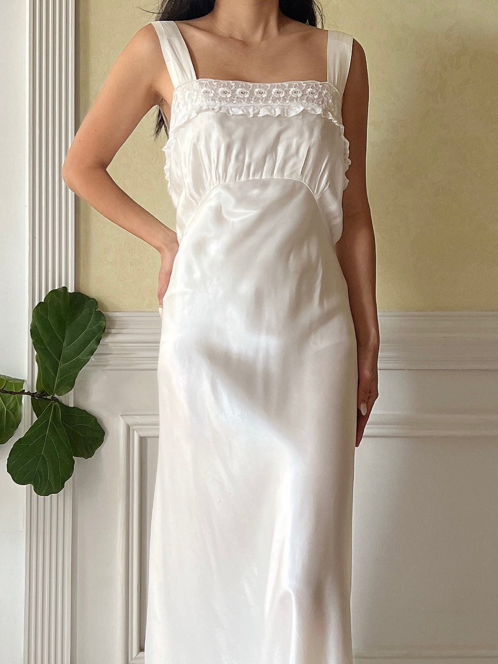 1930s Ivory Satin Slip - S/M