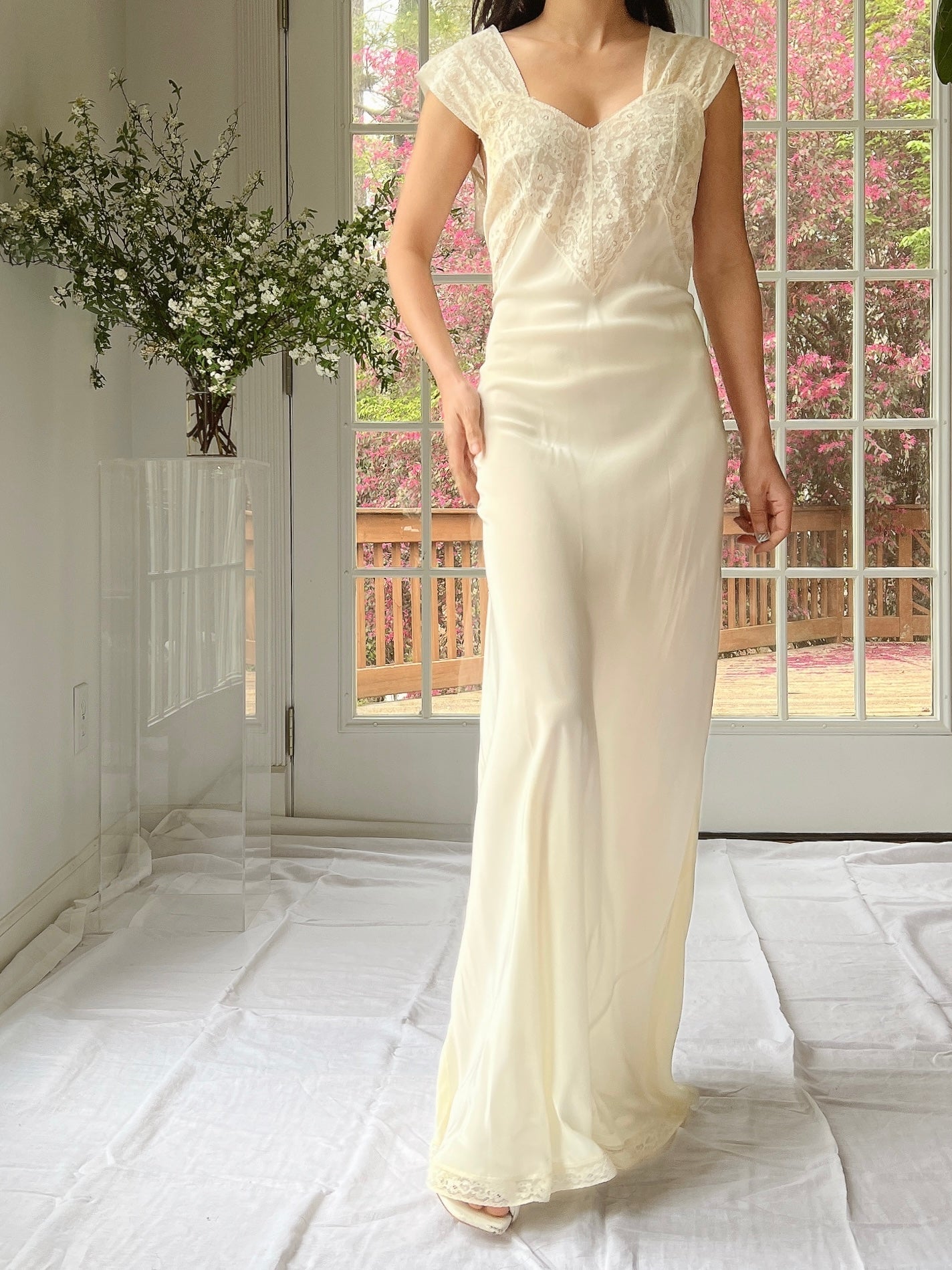 1930s Ivory Rayon Slip with Lace - M