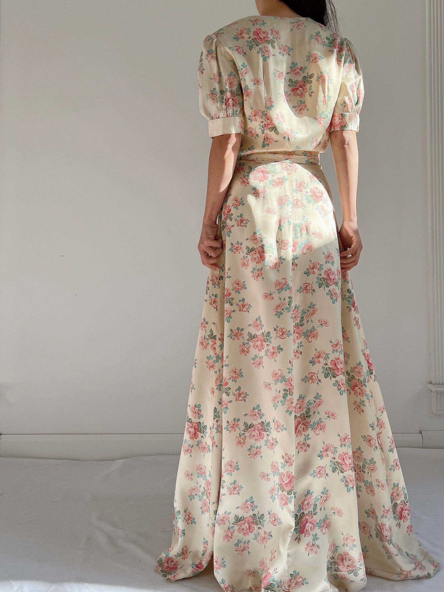 1940s Satin Floral Wrapper - S-M