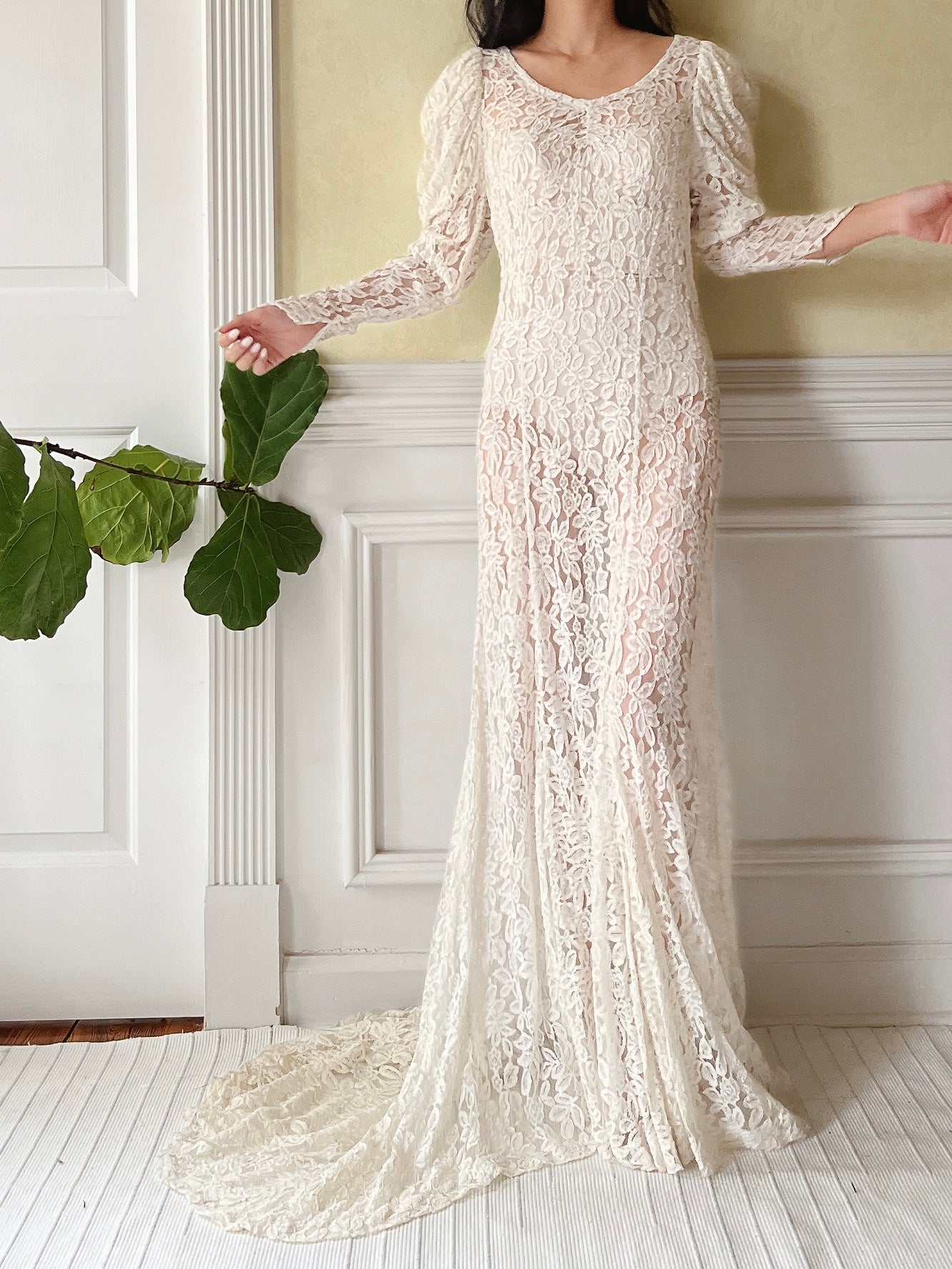 1930s Puff Sleeves Lace Wedding Gown - S